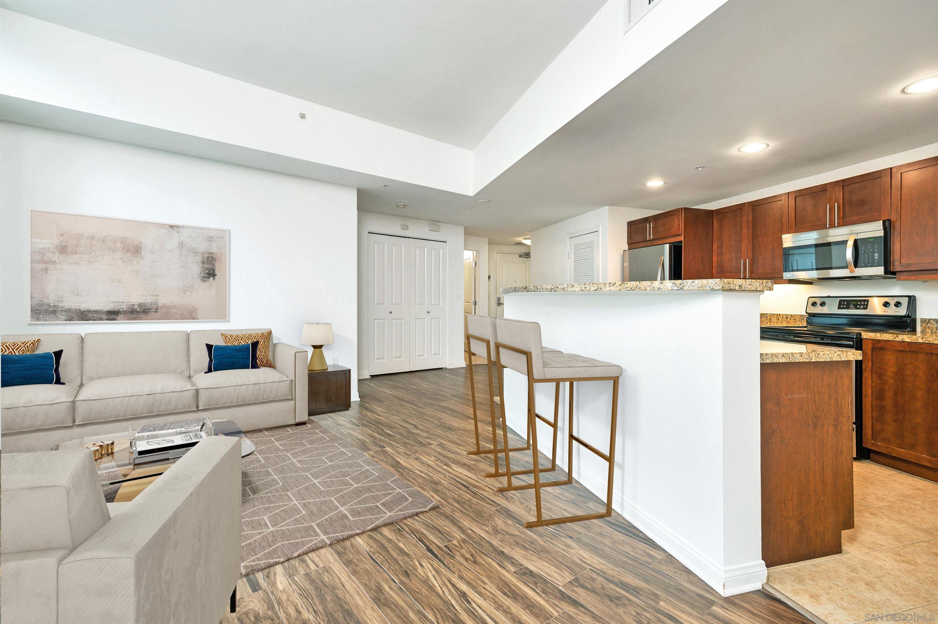 Detail Gallery Image 2 of 20 For 253  10th Ave  526, San Diego,  CA 92101 - 2 Beds | 2 Baths