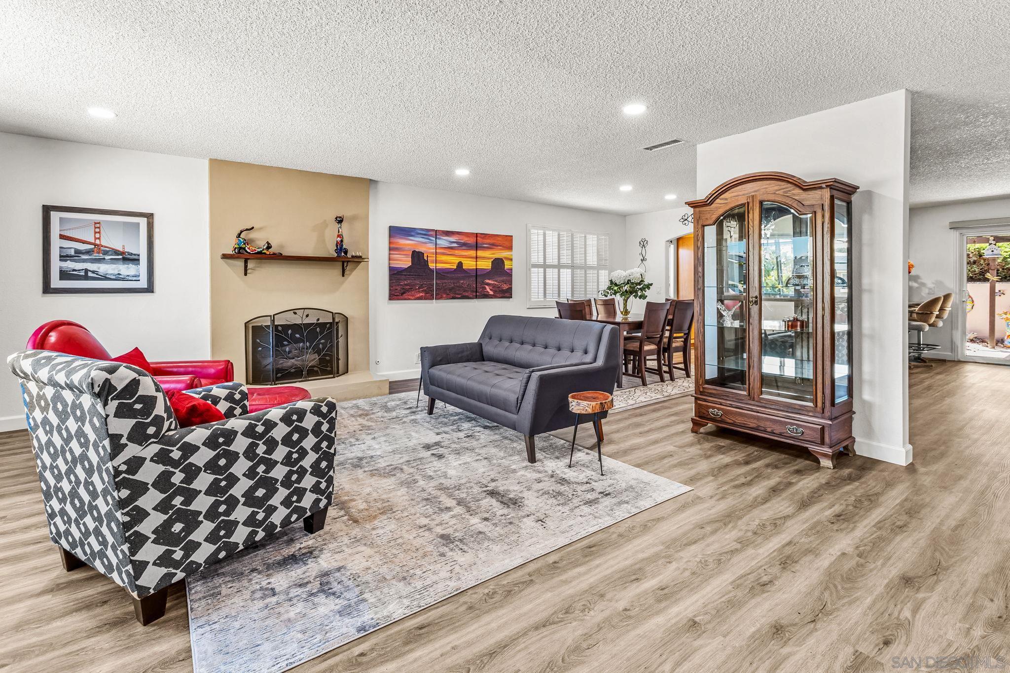 Detail Gallery Image 9 of 35 For 1261  La Mirada Ave, Escondido,  CA 92026 - 3 Beds | 2 Baths