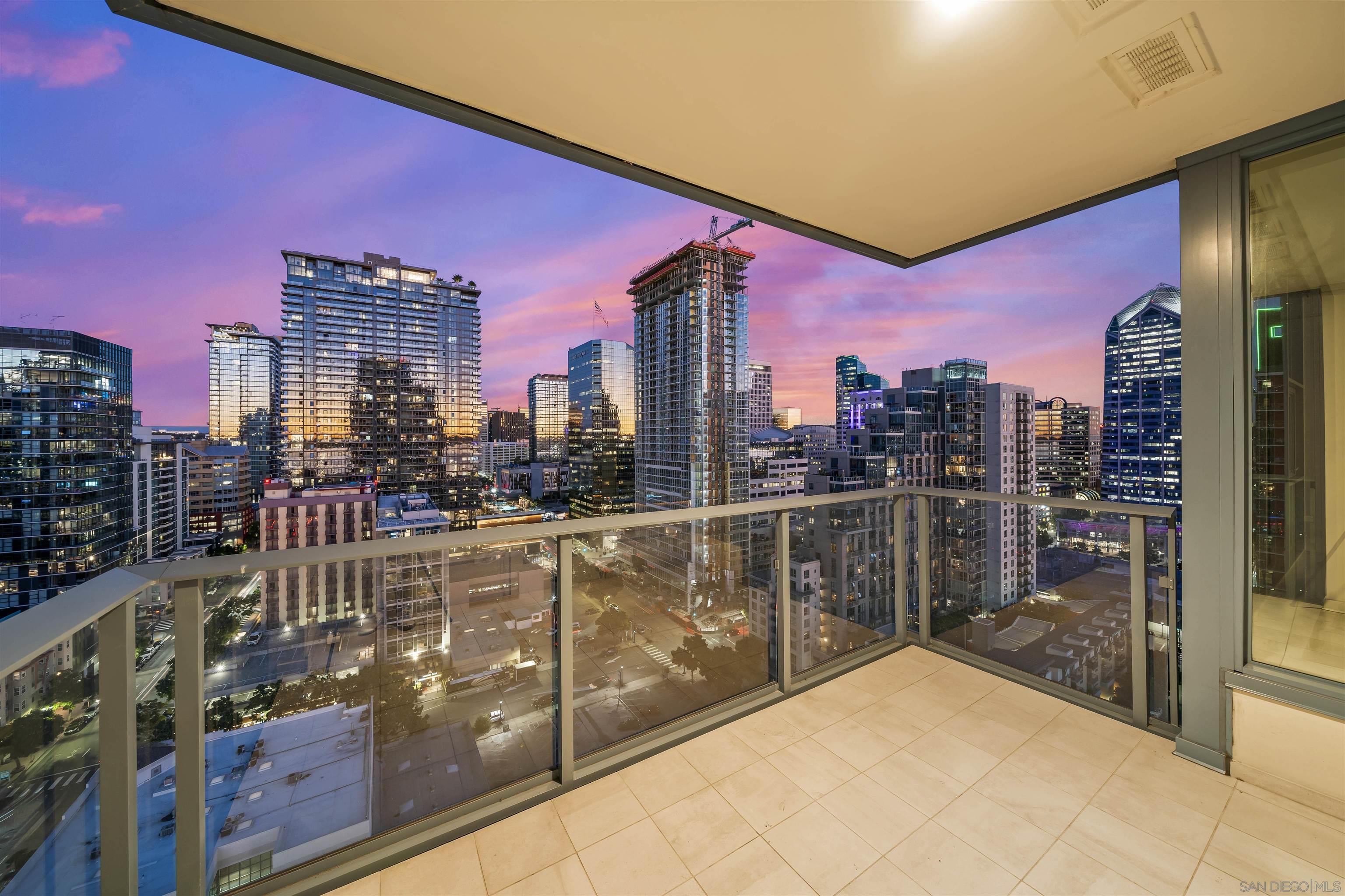 Detail Gallery Image 11 of 35 For 1388  Kettner Blvd  #2005,  San Diego,  CA 92101 - 2 Beds | 2 Baths