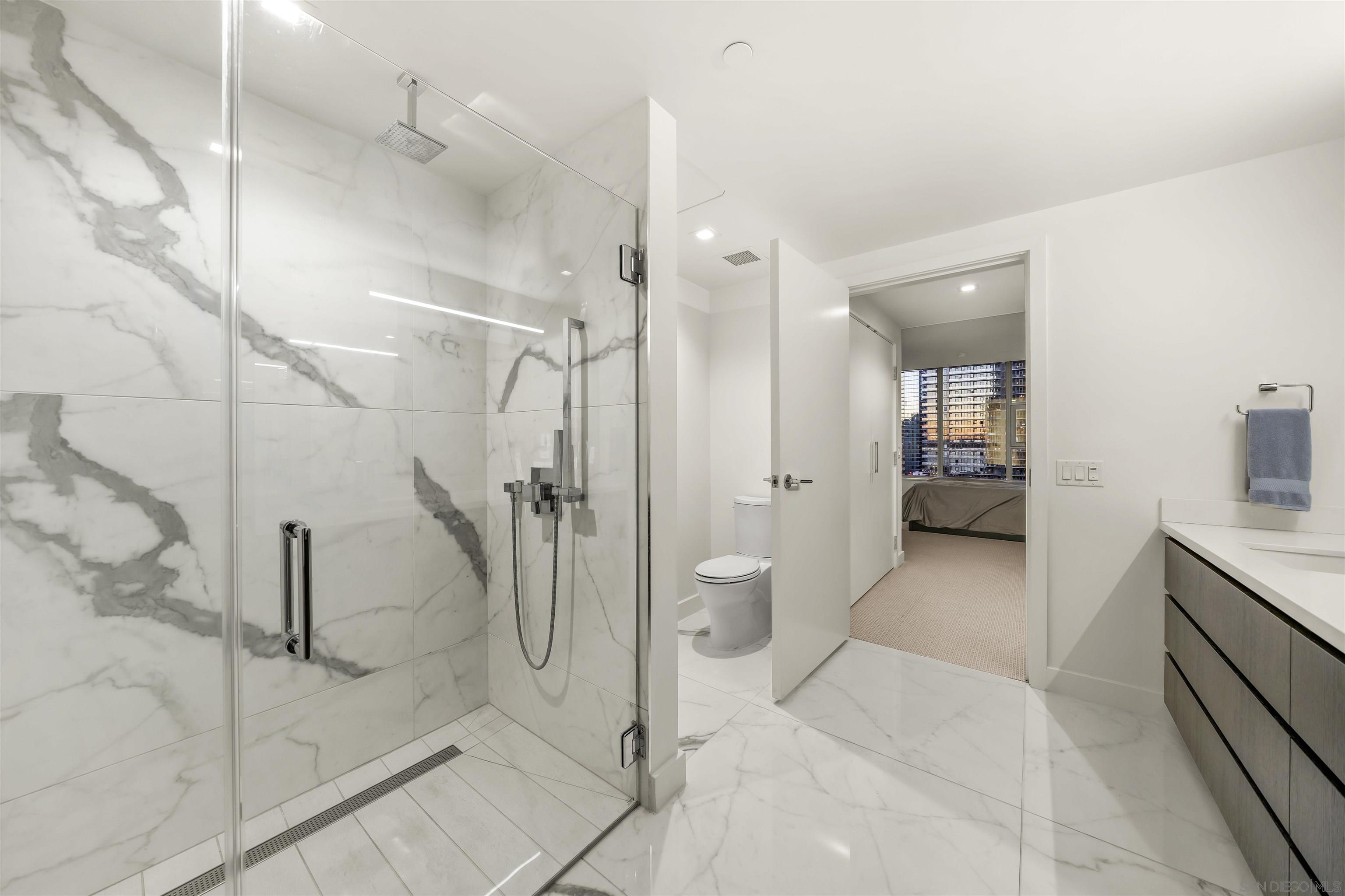 Detail Gallery Image 15 of 35 For 1388  Kettner Blvd  #2005,  San Diego,  CA 92101 - 2 Beds | 2 Baths