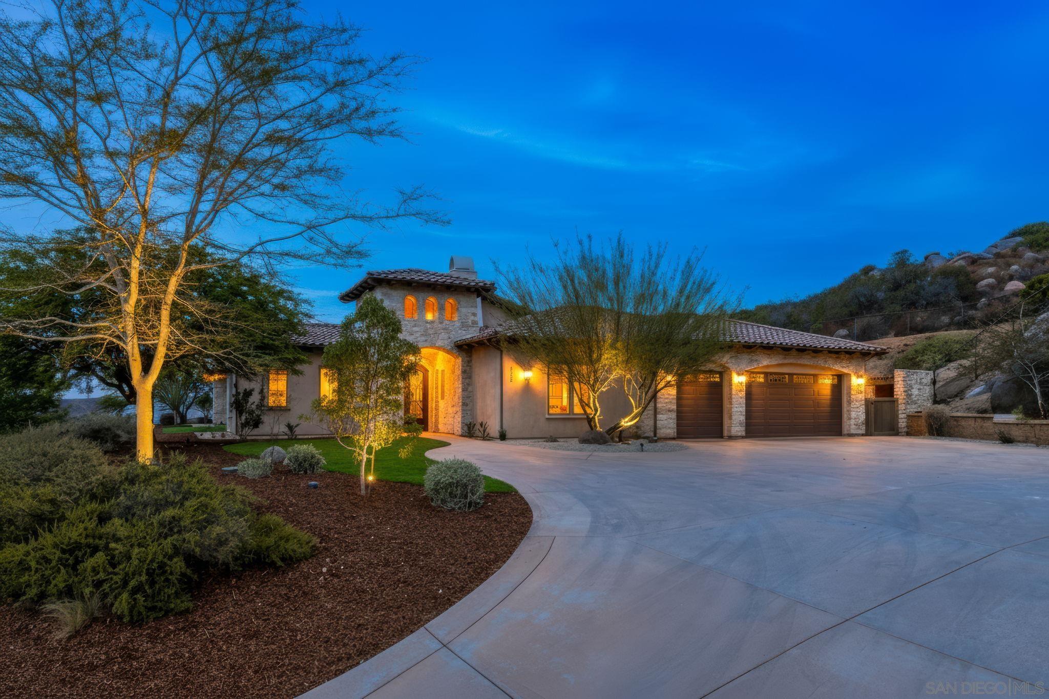 Detail Gallery Image 8 of 58 For 3132  via Asoleado, Alpine,  CA 91901 - 4 Beds | 3/2 Baths