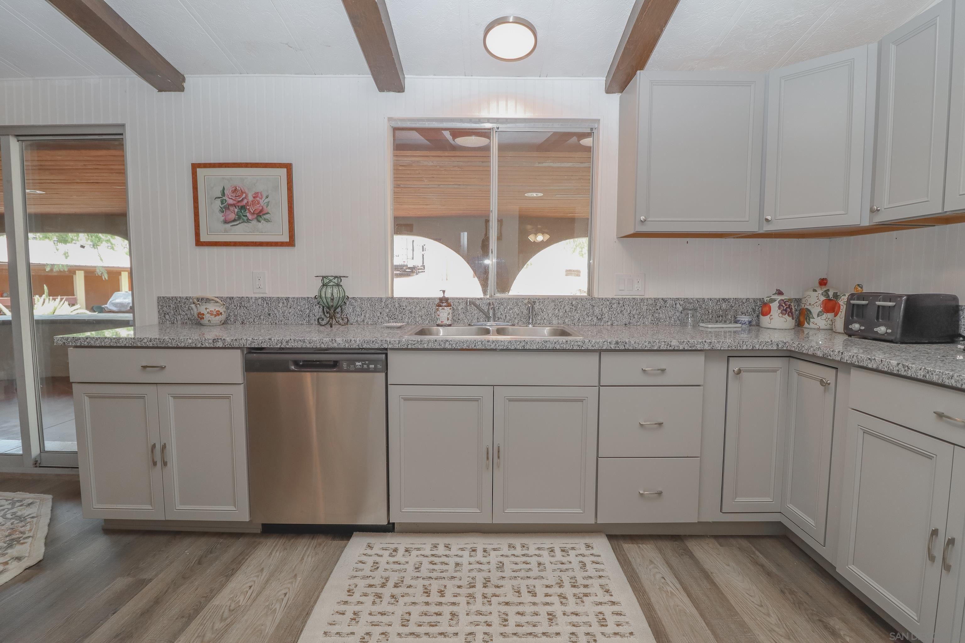 Detail Gallery Image 17 of 43 For 21141  Sharp Road, Perris,  CA 92570 - 6 Beds | 6 Baths