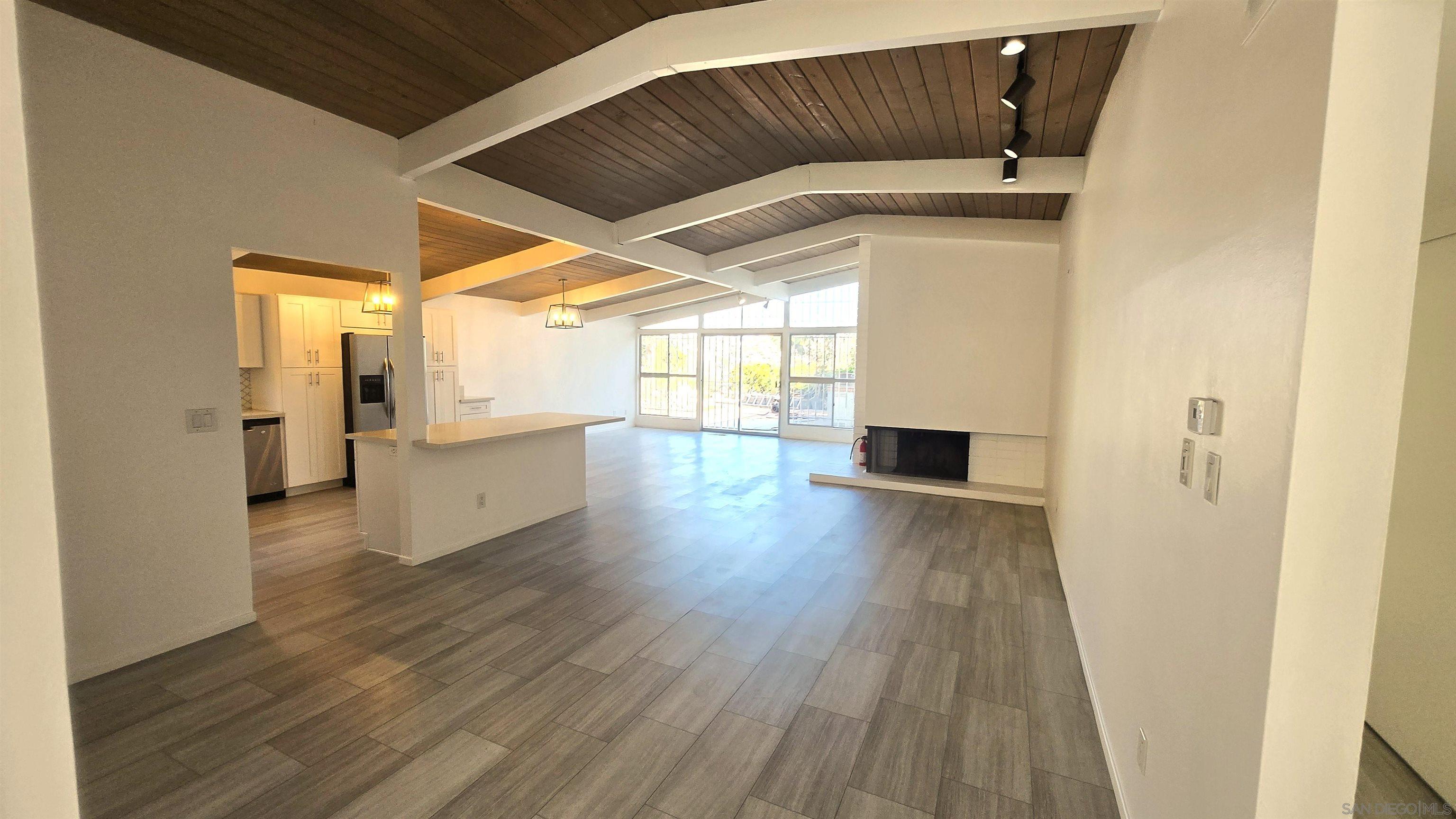 Detail Gallery Image 5 of 16 For 4985  Pacifica, San Diego,  CA 92109 - 4 Beds | 2 Baths