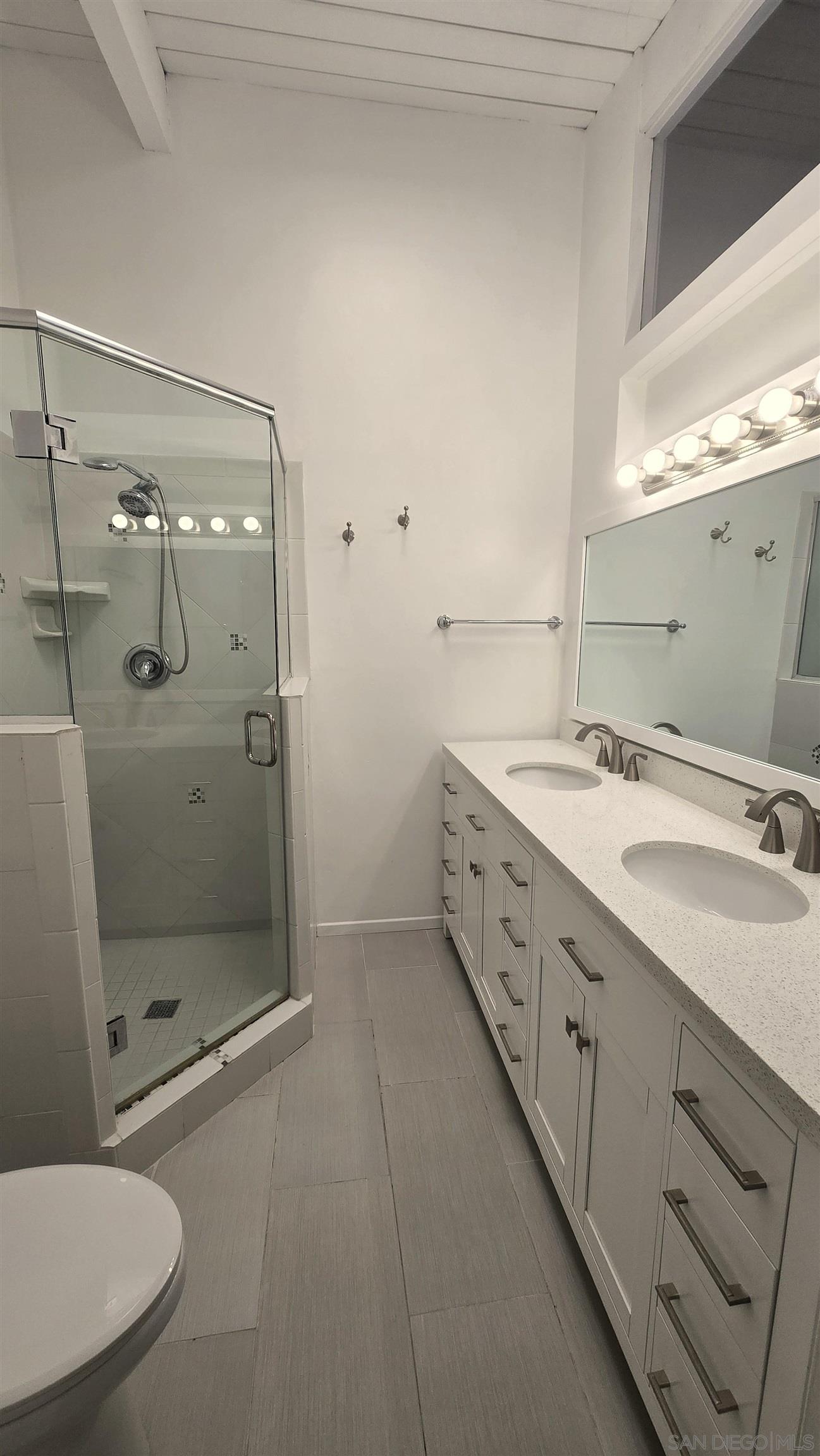 Detail Gallery Image 8 of 16 For 4985  Pacifica, San Diego,  CA 92109 - 4 Beds | 2 Baths