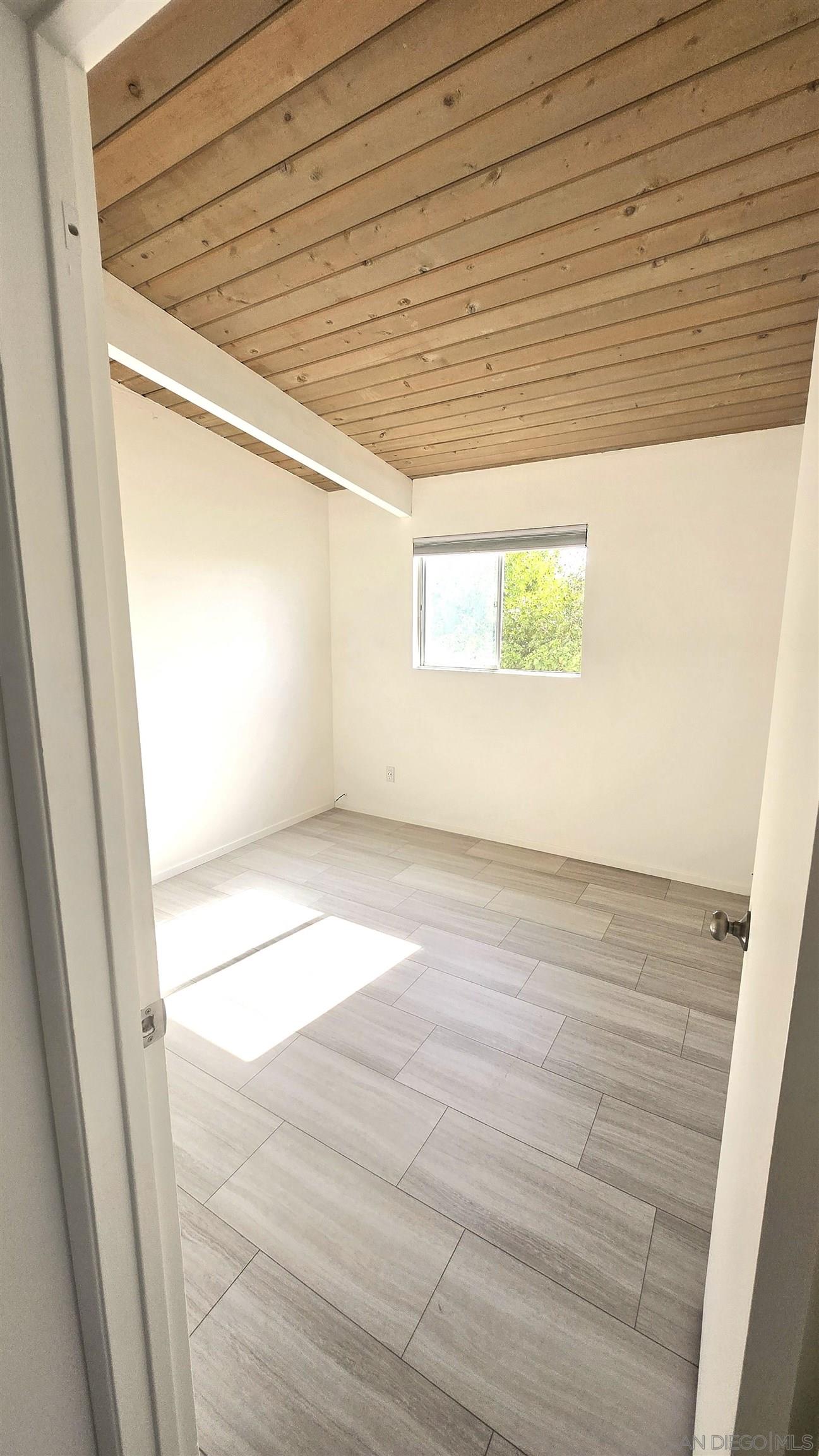 Detail Gallery Image 9 of 16 For 4985  Pacifica, San Diego,  CA 92109 - 4 Beds | 2 Baths