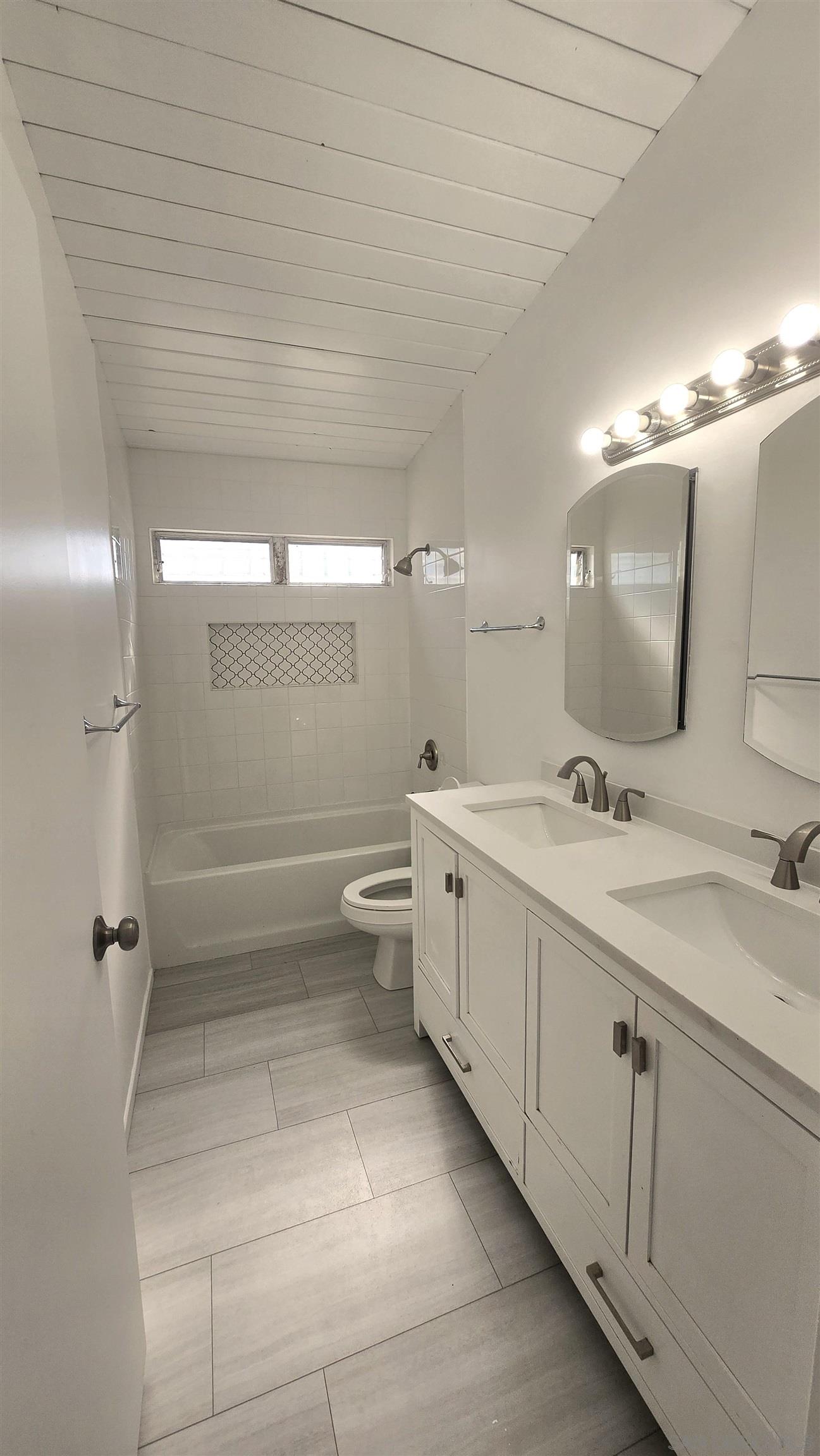 Detail Gallery Image 10 of 16 For 4985  Pacifica, San Diego,  CA 92109 - 4 Beds | 2 Baths