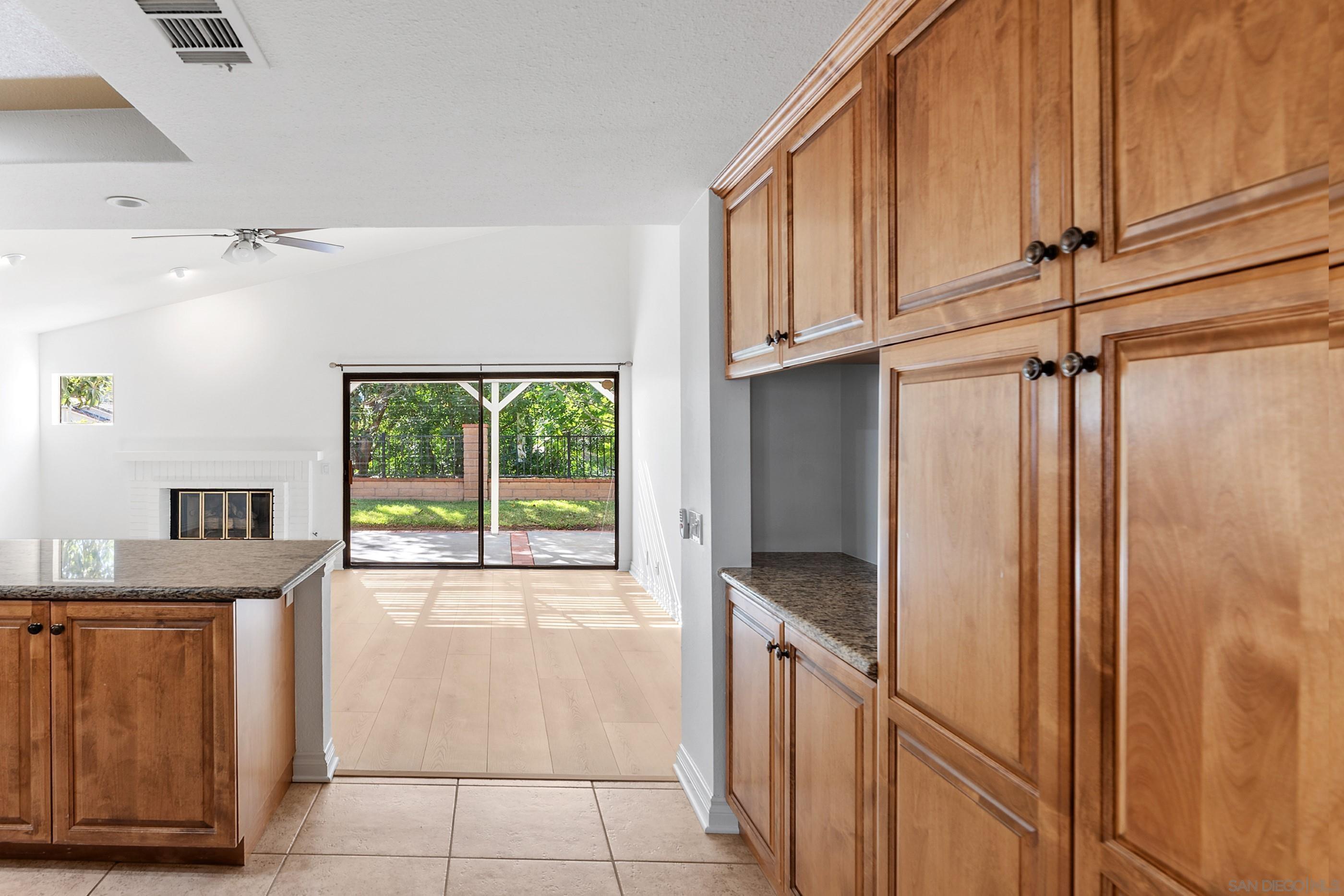 Detail Gallery Image 14 of 42 For 11411  Box Elder, San Diego,  CA 92127 - 3 Beds | 2 Baths