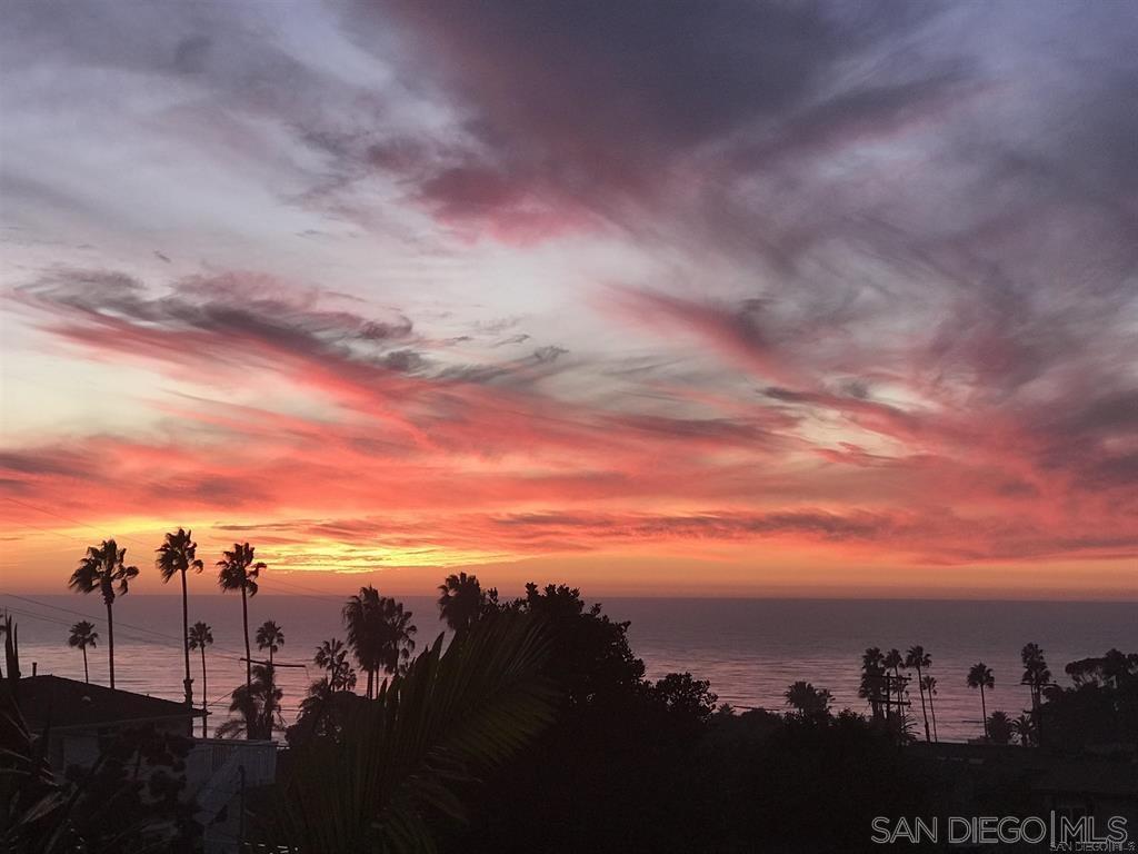 Detail Gallery Image 2 of 62 For 936  Cornish Dr, San Diego,  CA 92107 - 4 Beds | 3 Baths