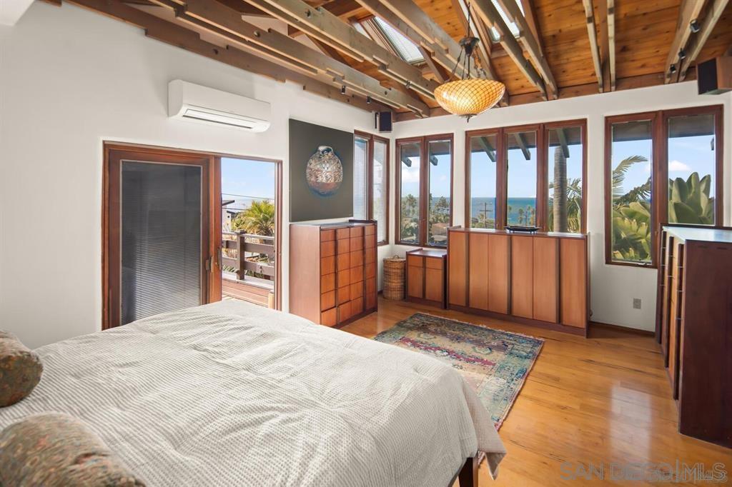 Detail Gallery Image 20 of 62 For 936  Cornish Dr, San Diego,  CA 92107 - 4 Beds | 3 Baths