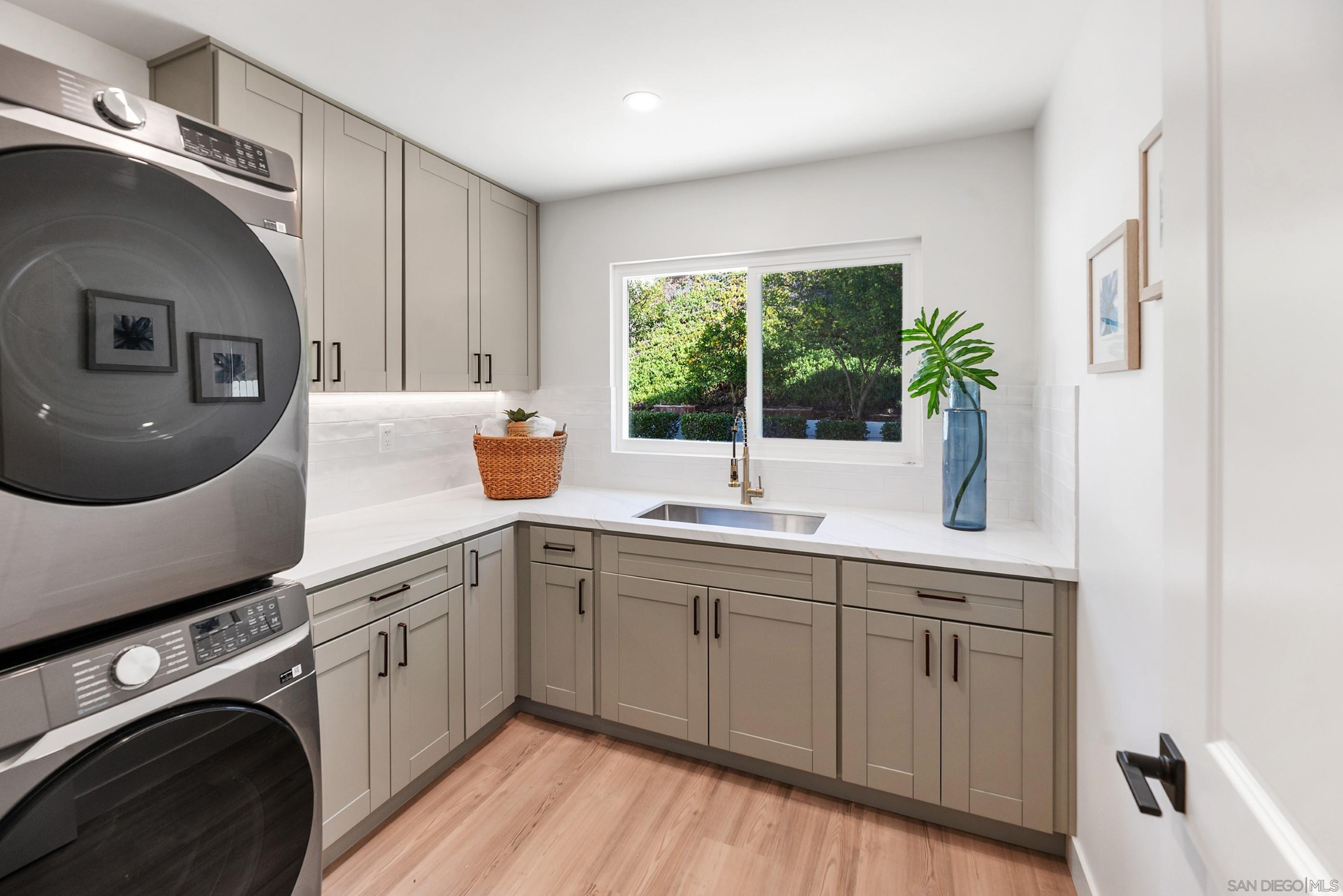 Detail Gallery Image 5 of 18 For 12687  Mengibar Ave, San Diego,  CA 92129 - 4 Beds | 2/1 Baths