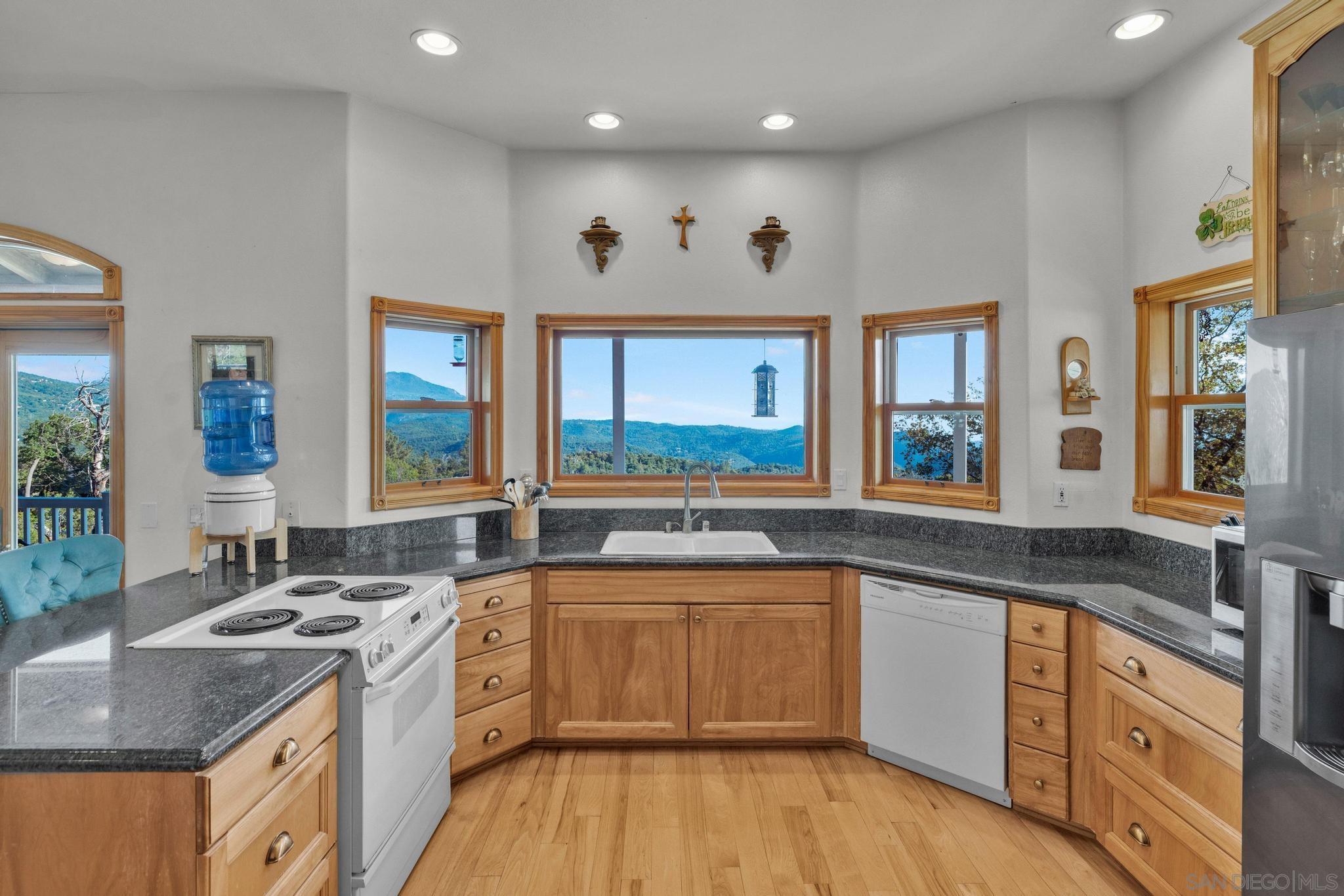 Detail Gallery Image 11 of 52 For 4819  Pine Ridge Ave, Julian,  CA 92036 - 3 Beds | 2 Baths