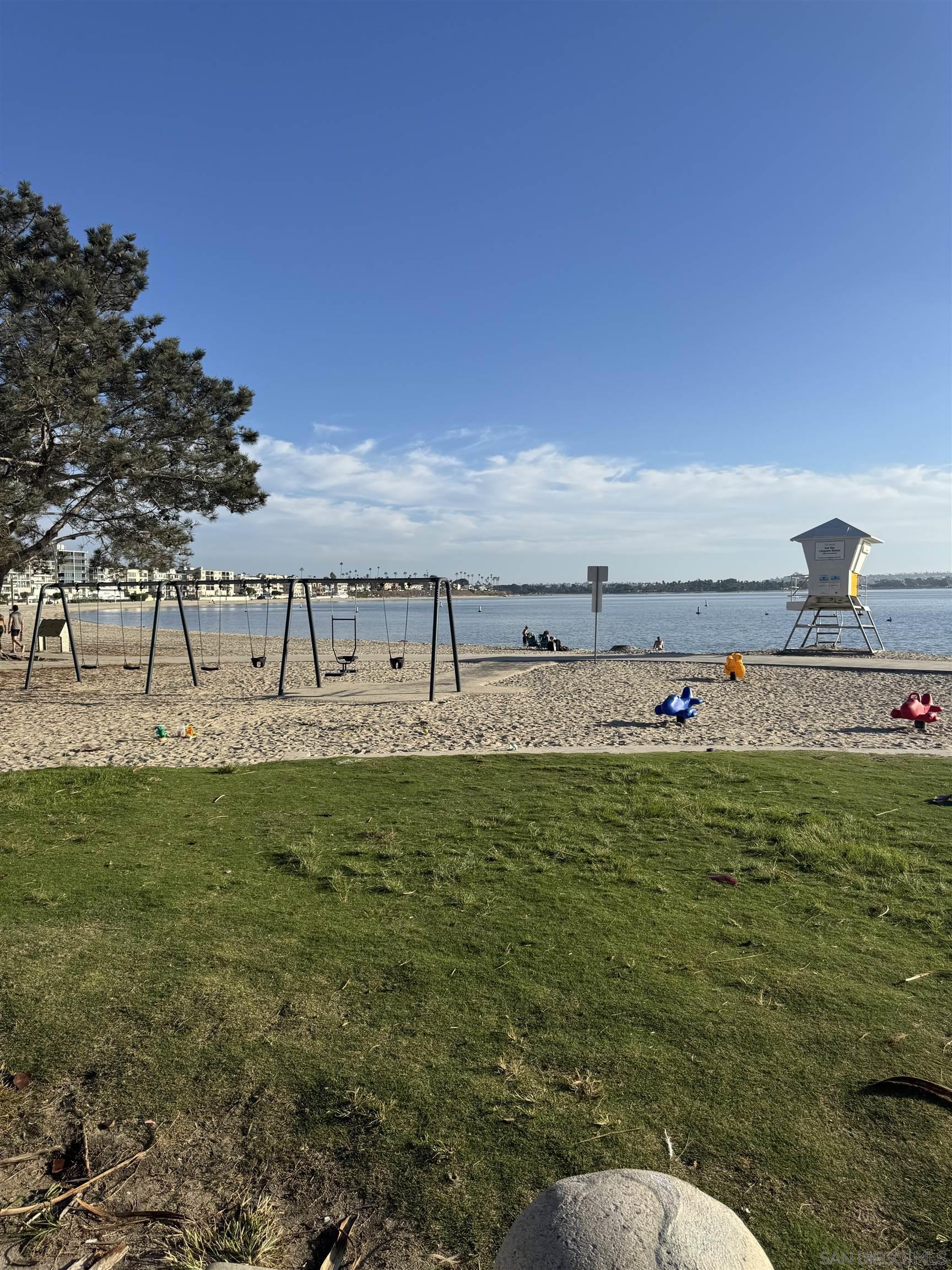 Detail Gallery Image 16 of 17 For 4051  Fanuel  2, San Diego,  CA 92109 - 2 Beds | 2 Baths