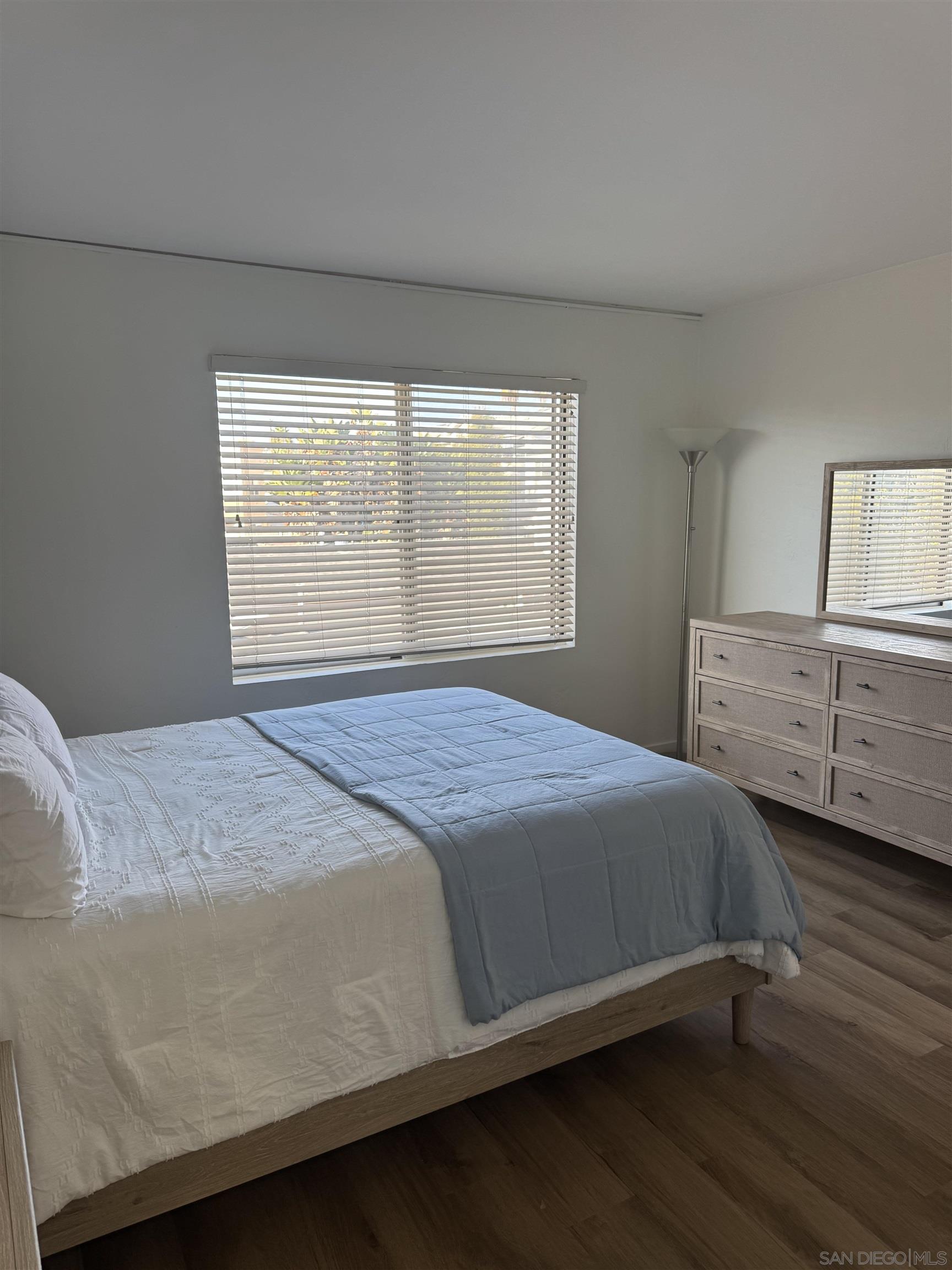 Detail Gallery Image 8 of 17 For 4051  Fanuel  2, San Diego,  CA 92109 - 2 Beds | 2 Baths