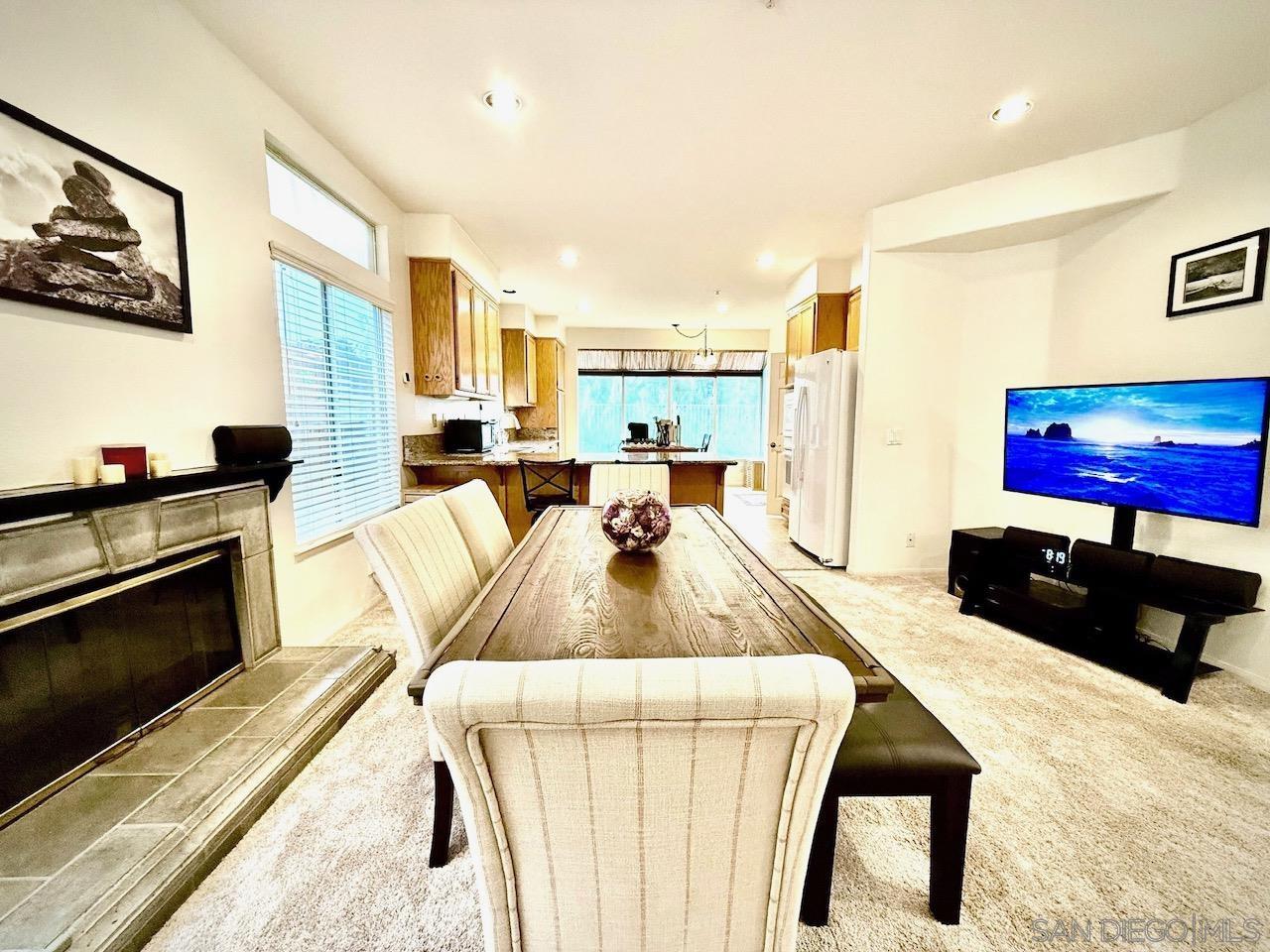 Detail Gallery Image 11 of 27 For 2283  Canyon View Gln, Escondido,  CA 92026 - 4 Beds | 3 Baths