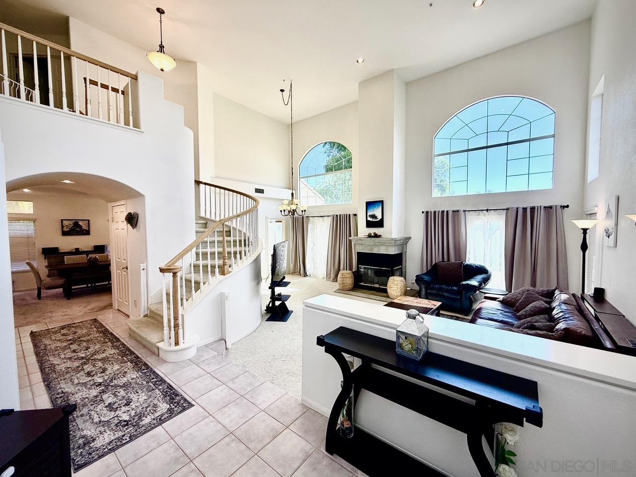 Detail Gallery Image 3 of 27 For 2283  Canyon View Gln, Escondido,  CA 92026 - 4 Beds | 3 Baths