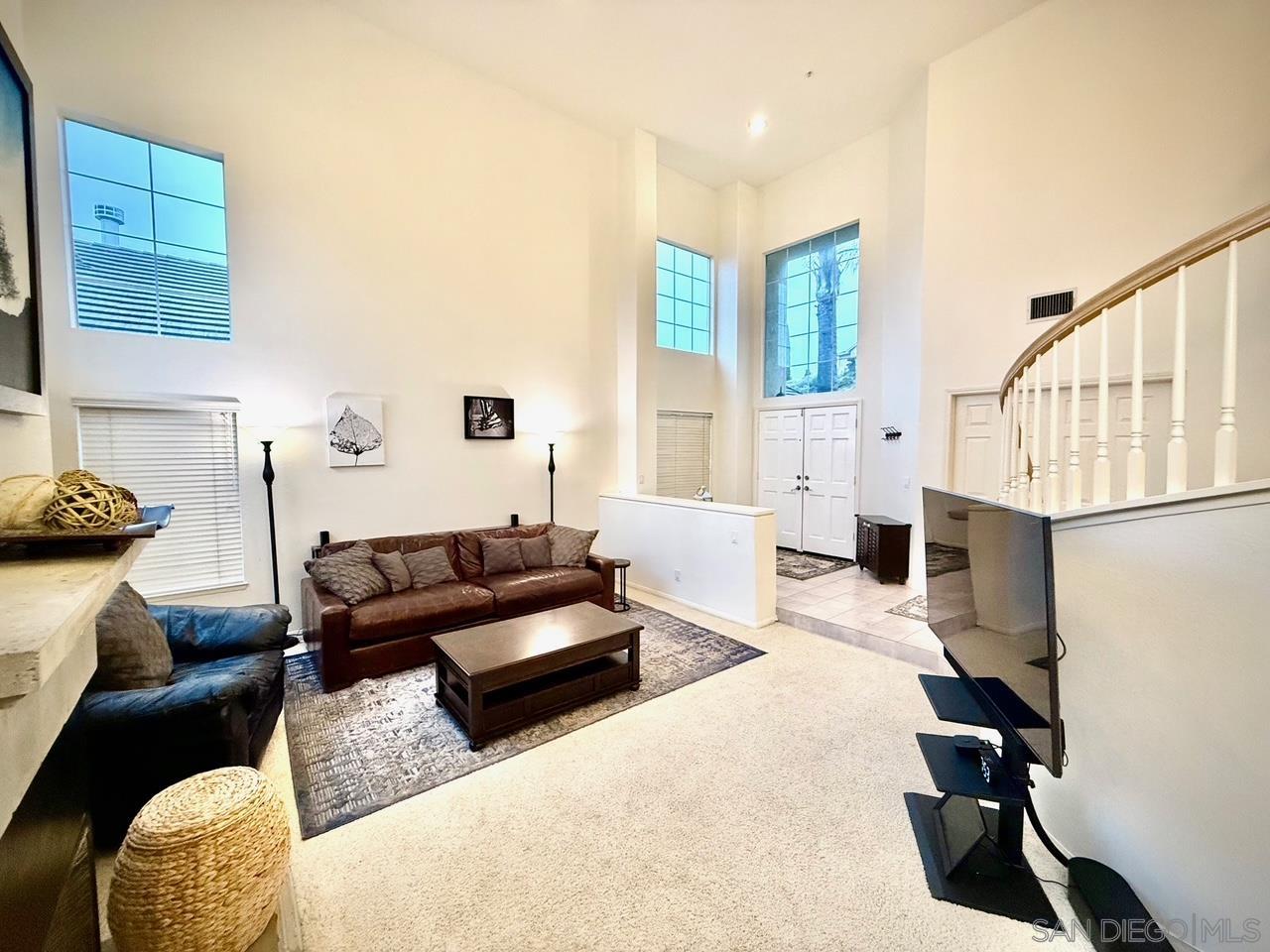 Detail Gallery Image 4 of 27 For 2283  Canyon View Gln, Escondido,  CA 92026 - 4 Beds | 3 Baths