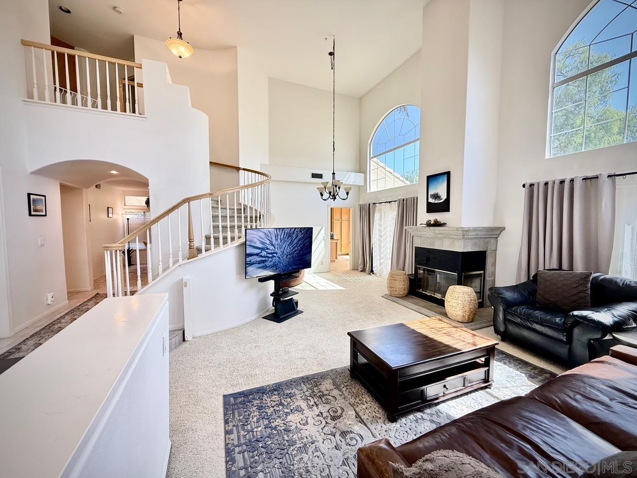 Detail Gallery Image 5 of 27 For 2283  Canyon View Gln, Escondido,  CA 92026 - 4 Beds | 3 Baths