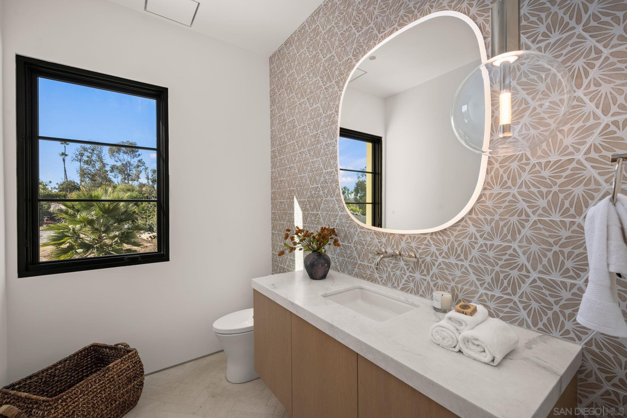 Detail Gallery Image 13 of 32 For 6323  Mimulus, Rancho Santa Fe,  CA 92067 - 4 Beds | 5/1 Baths