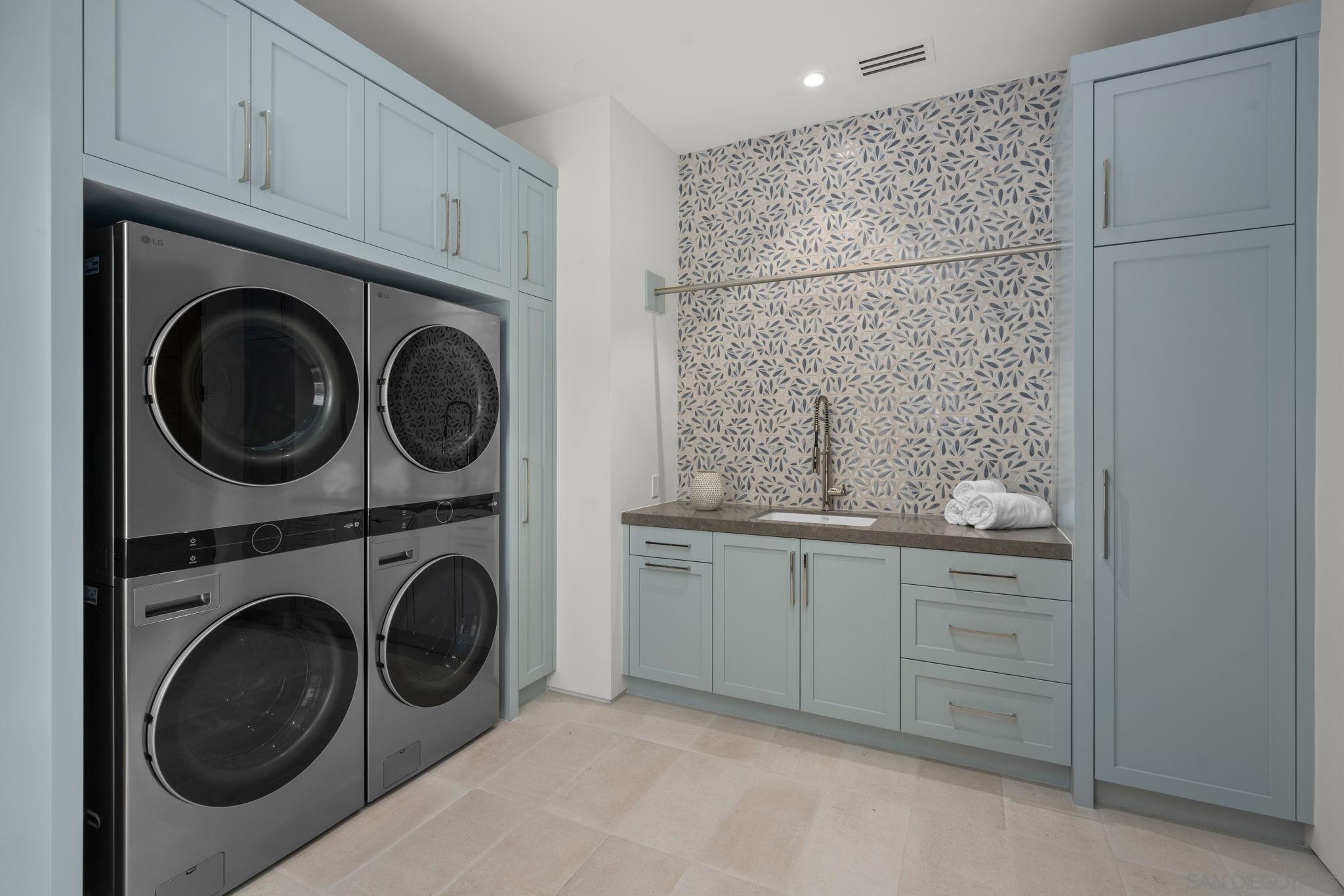 Detail Gallery Image 14 of 32 For 6323  Mimulus, Rancho Santa Fe,  CA 92067 - 4 Beds | 5/1 Baths