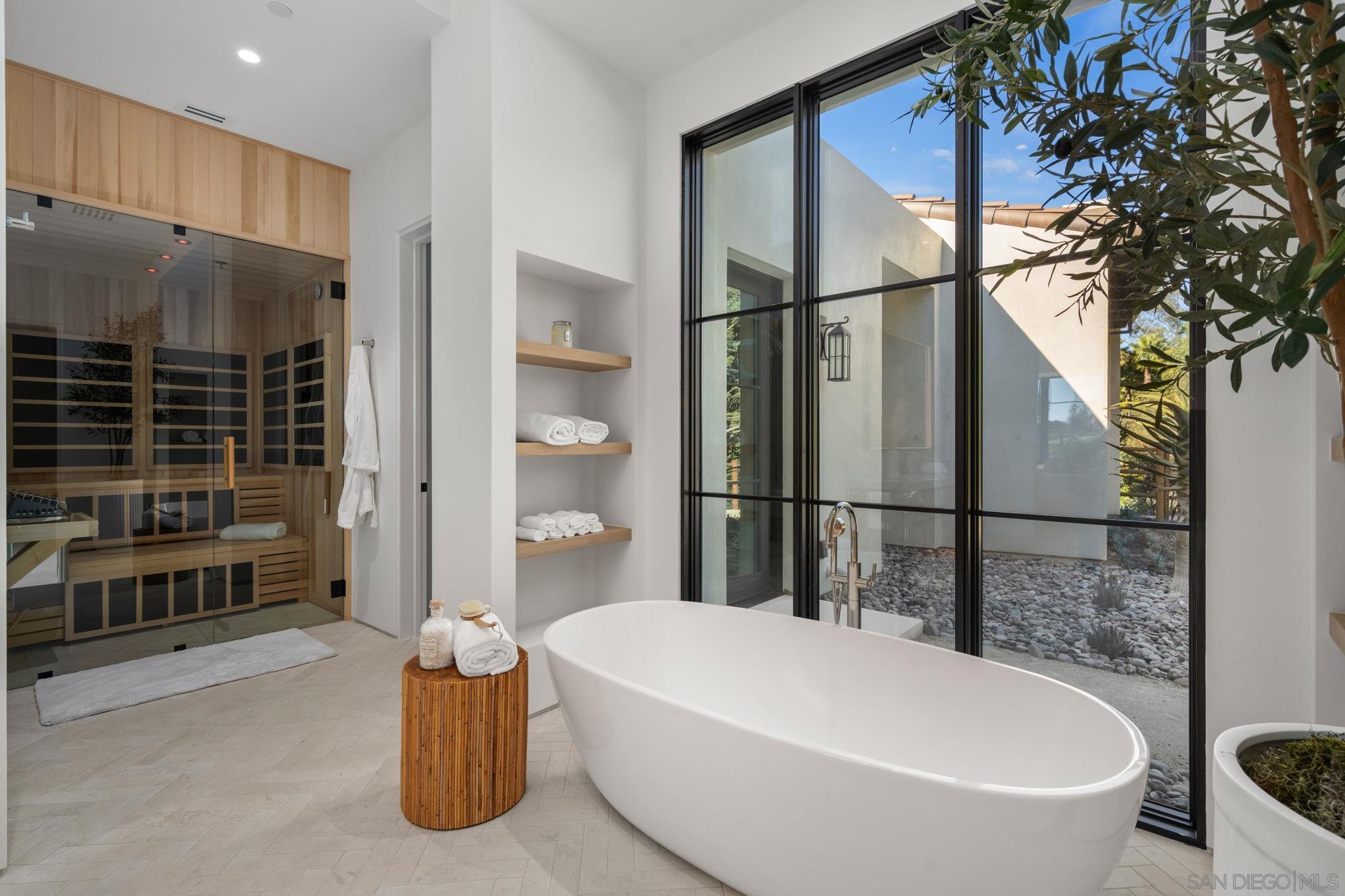 Detail Gallery Image 17 of 32 For 6323  Mimulus, Rancho Santa Fe,  CA 92067 - 4 Beds | 5/1 Baths