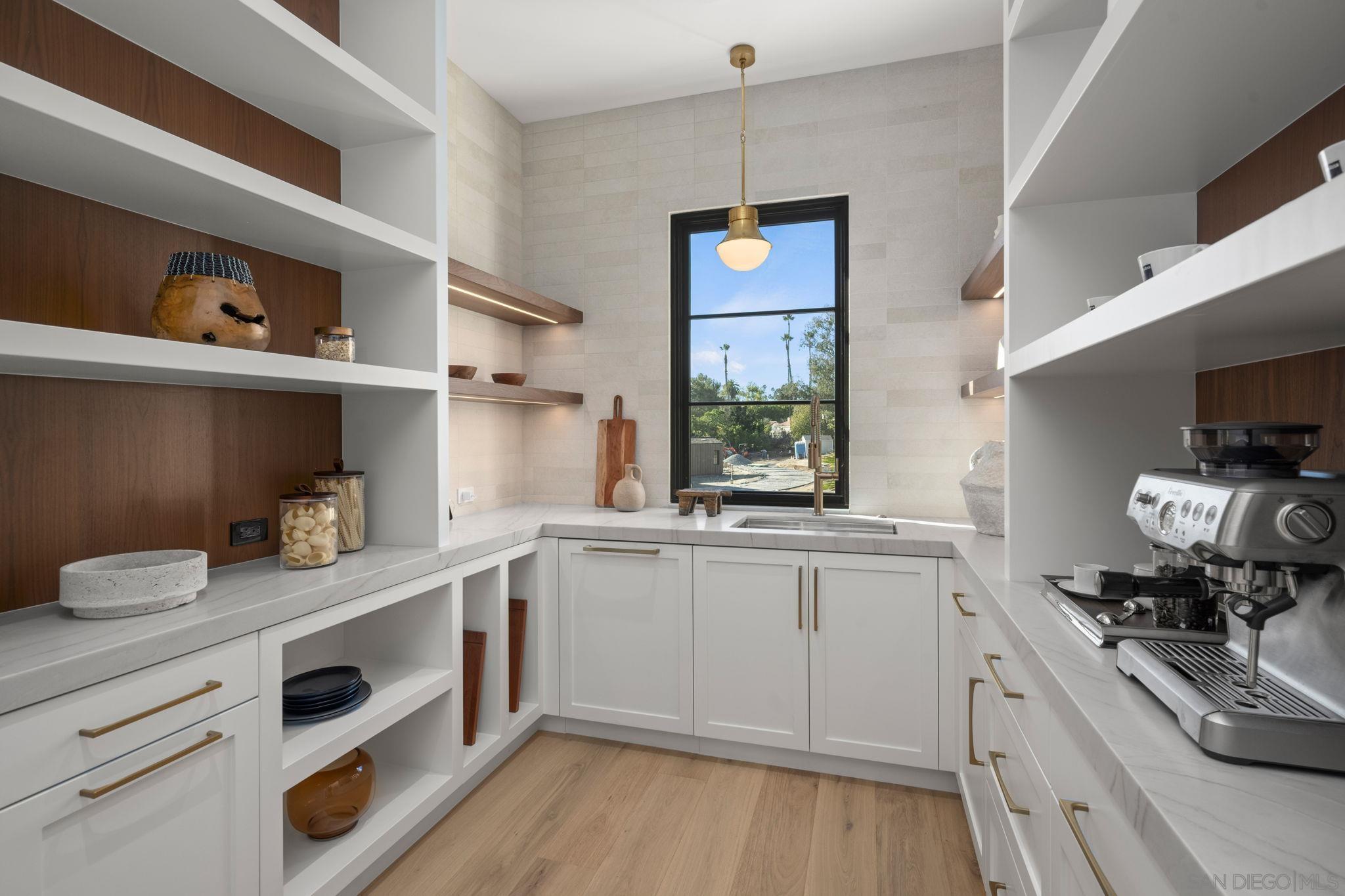 Detail Gallery Image 7 of 32 For 6323  Mimulus, Rancho Santa Fe,  CA 92067 - 4 Beds | 5/1 Baths