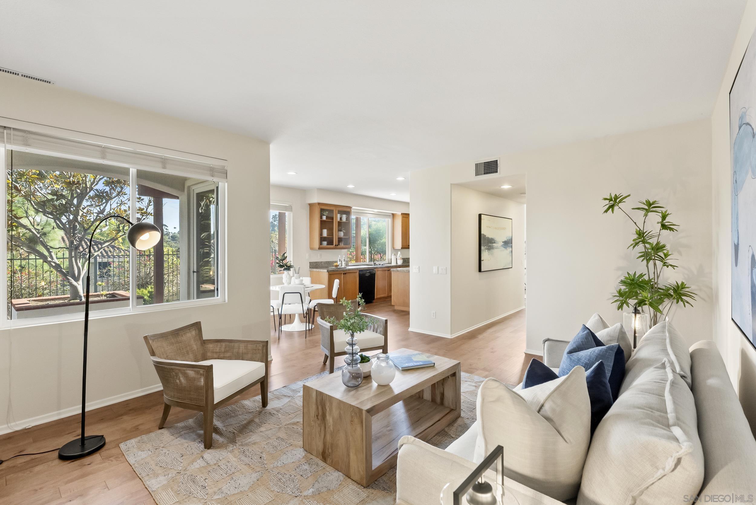 Detail Gallery Image 15 of 53 For 6071  Wooddale Row, La Jolla,  CA 92037 - 4 Beds | 2/1 Baths