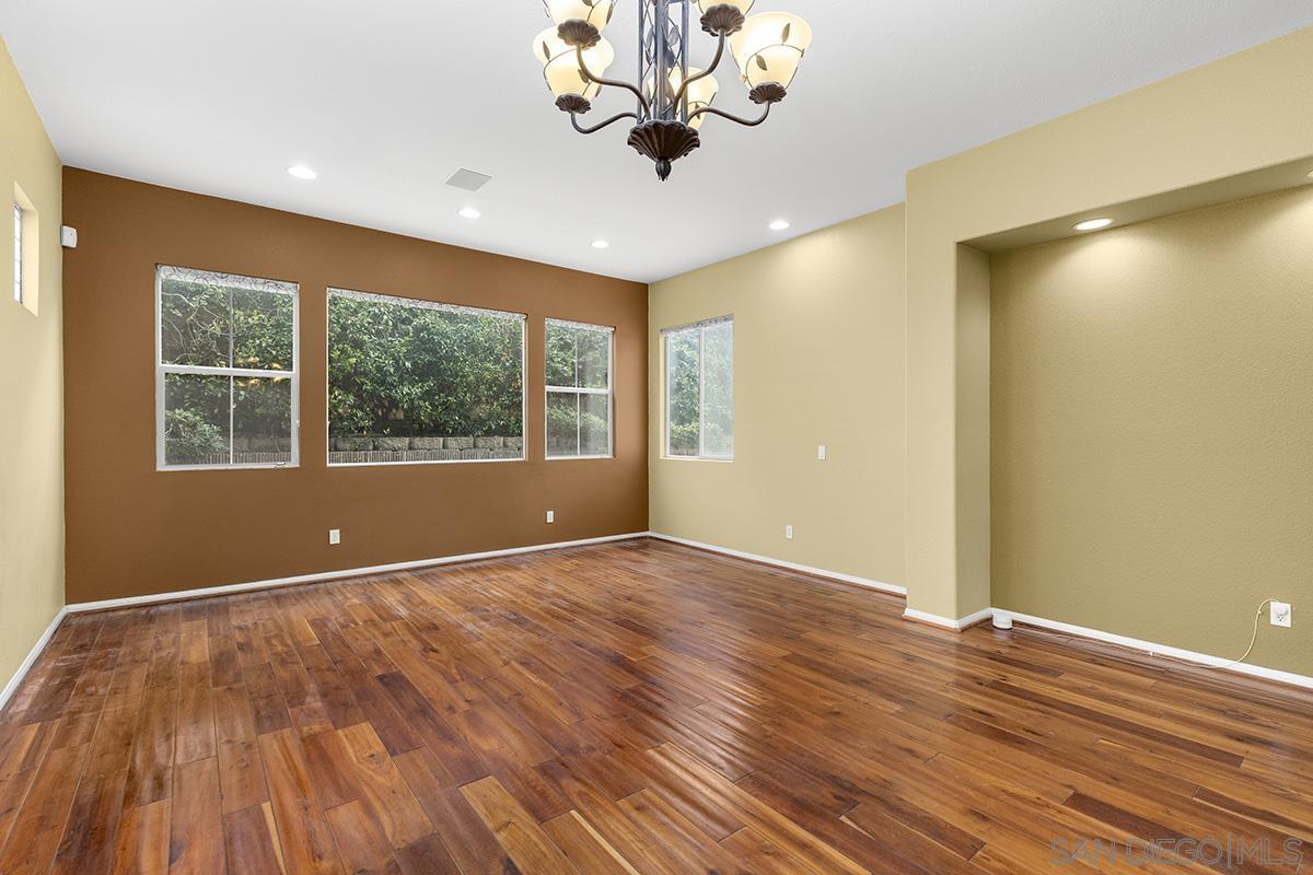 Detail Gallery Image 6 of 46 For 11365  E San Raphael Driveway, San Diego,  CA 92130 - 4 Beds | 2/1 Baths