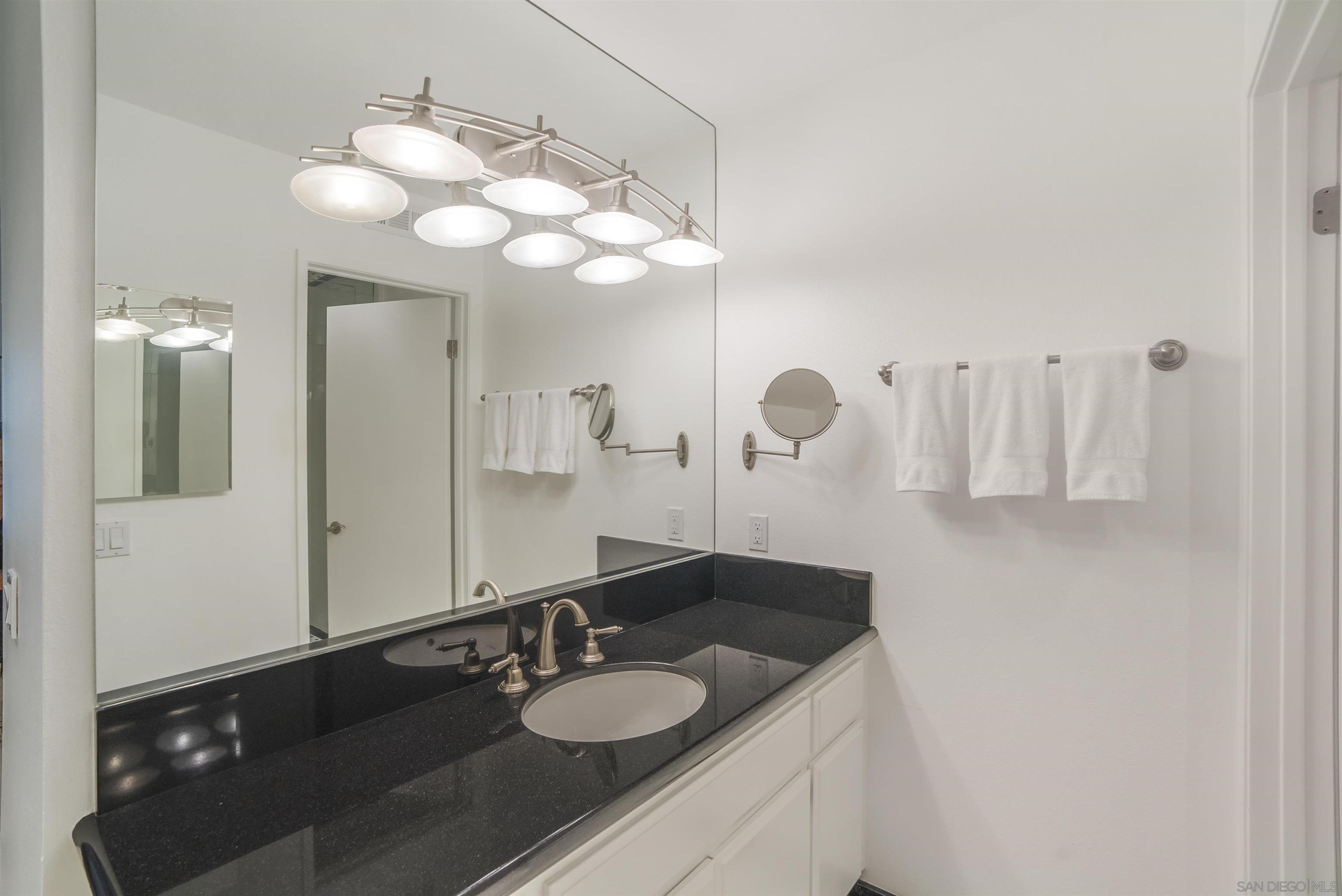 Detail Gallery Image 17 of 32 For 220  Lemon Grove, Irvine,  CA 92618 - 2 Beds | 2/1 Baths