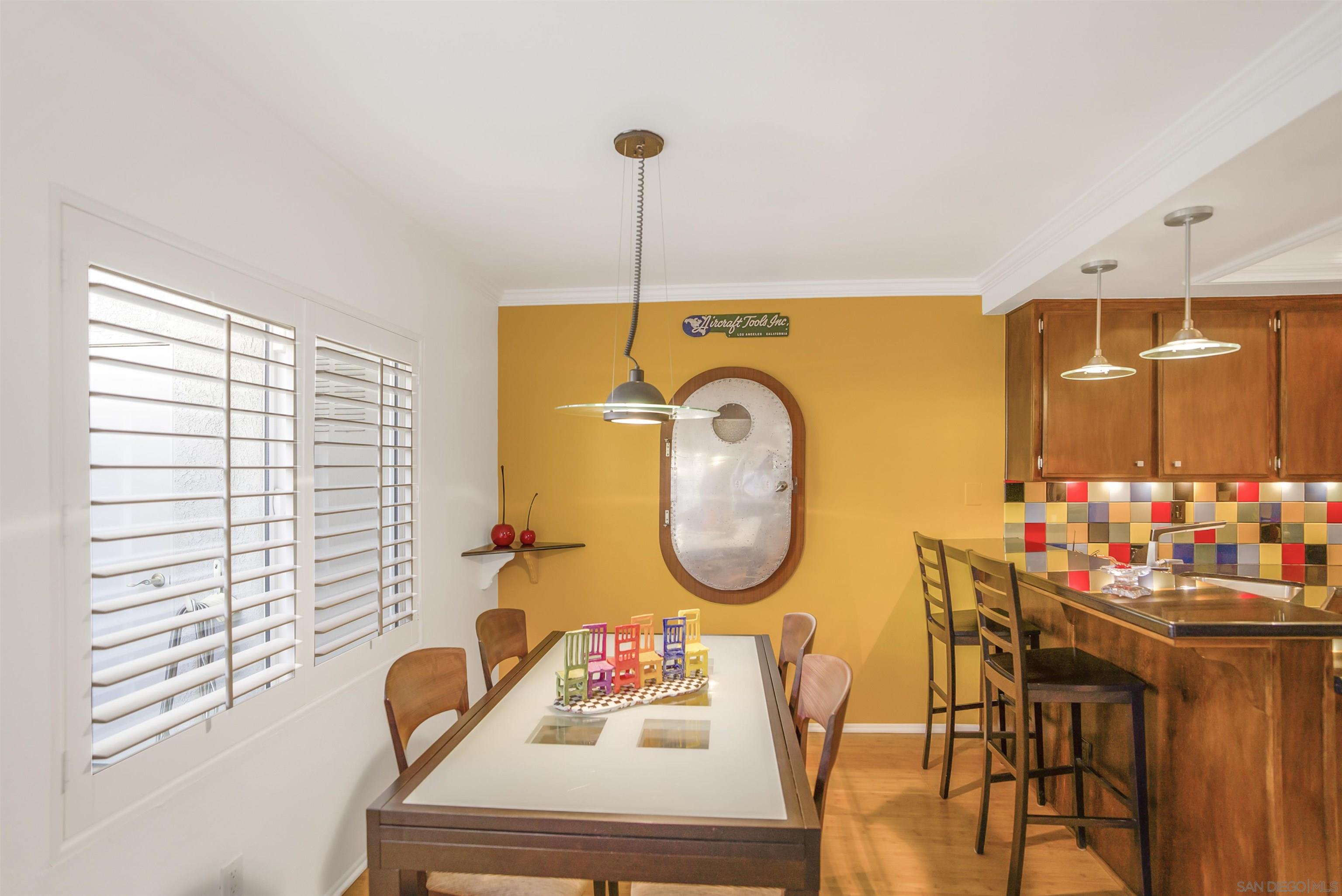 Detail Gallery Image 4 of 32 For 220  Lemon Grove, Irvine,  CA 92618 - 2 Beds | 2/1 Baths