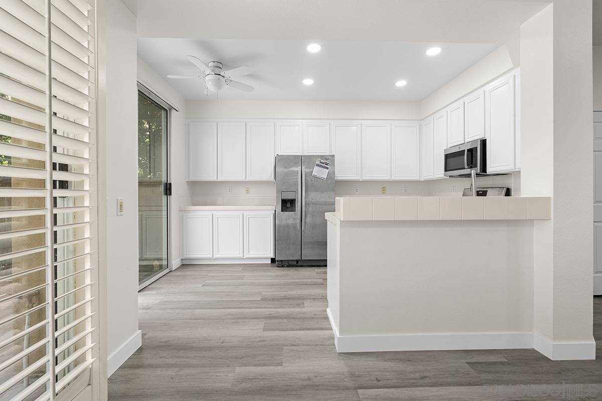 Detail Gallery Image 12 of 54 For 12769  via Terceto, San Diego,  CA 92130 - 3 Beds | 2/1 Baths