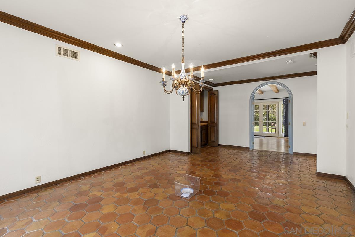 Detail Gallery Image 13 of 75 For 6350  Calle Del Campanario, Rancho Santa Fe,  CA 92067 - 7 Beds | 5/1 Baths