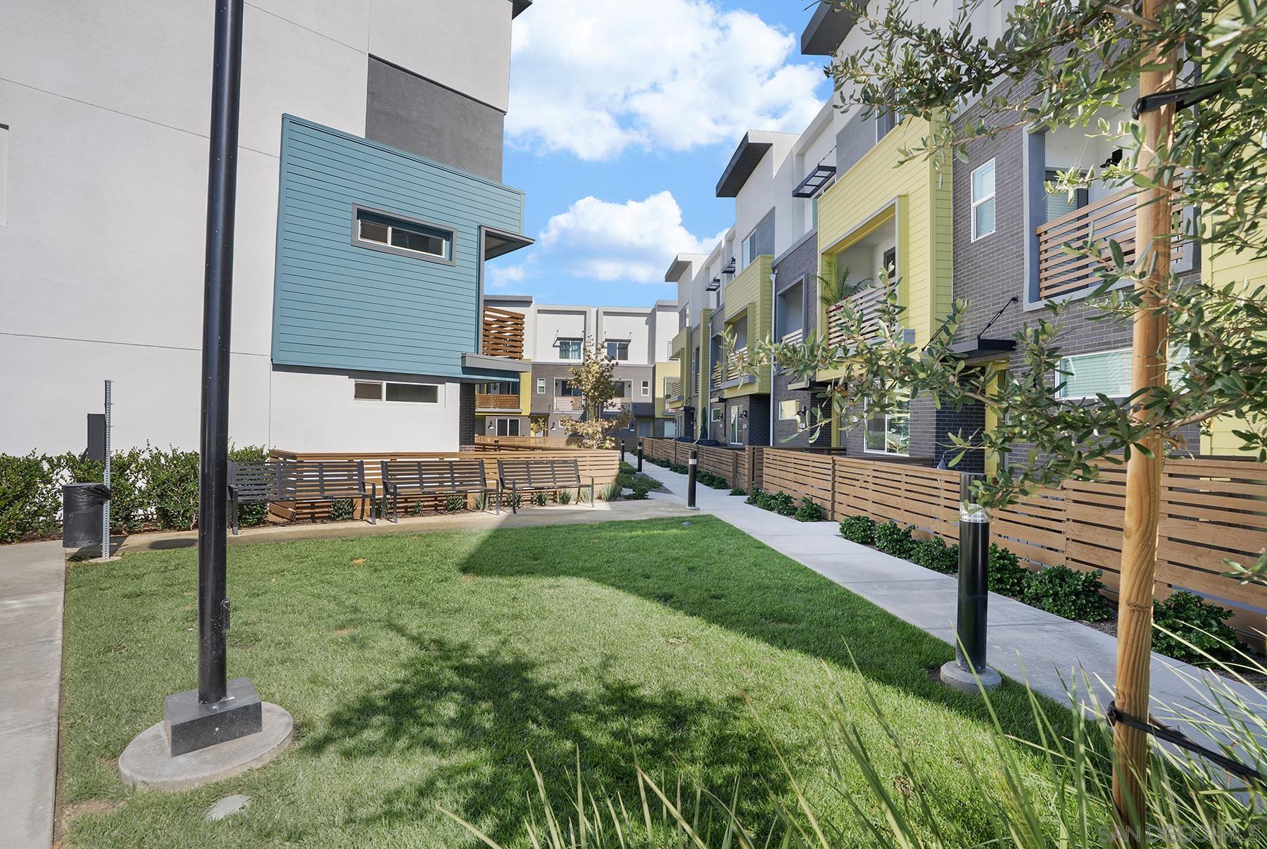 Detail Gallery Image 38 of 44 For 370  Gateway Dr, El Cajon,  CA 92020 - 3 Beds | 3 Baths