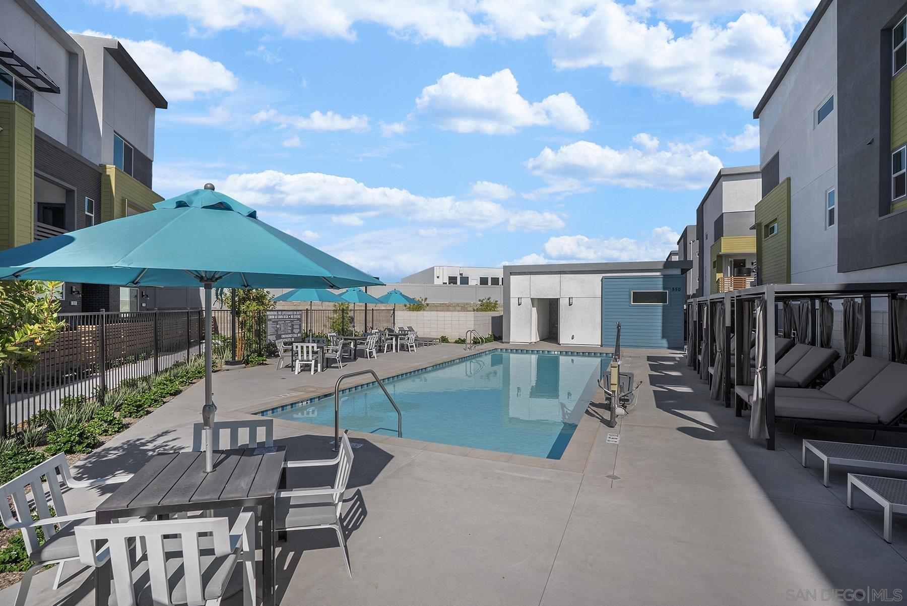 Detail Gallery Image 44 of 44 For 370  Gateway Dr, El Cajon,  CA 92020 - 3 Beds | 3 Baths