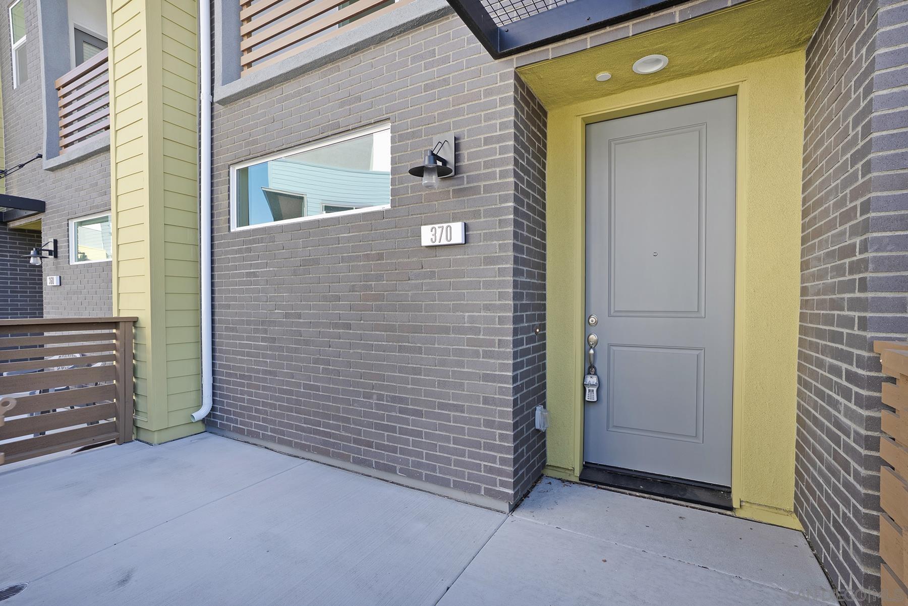 Detail Gallery Image 6 of 44 For 370  Gateway Dr, El Cajon,  CA 92020 - 3 Beds | 3 Baths