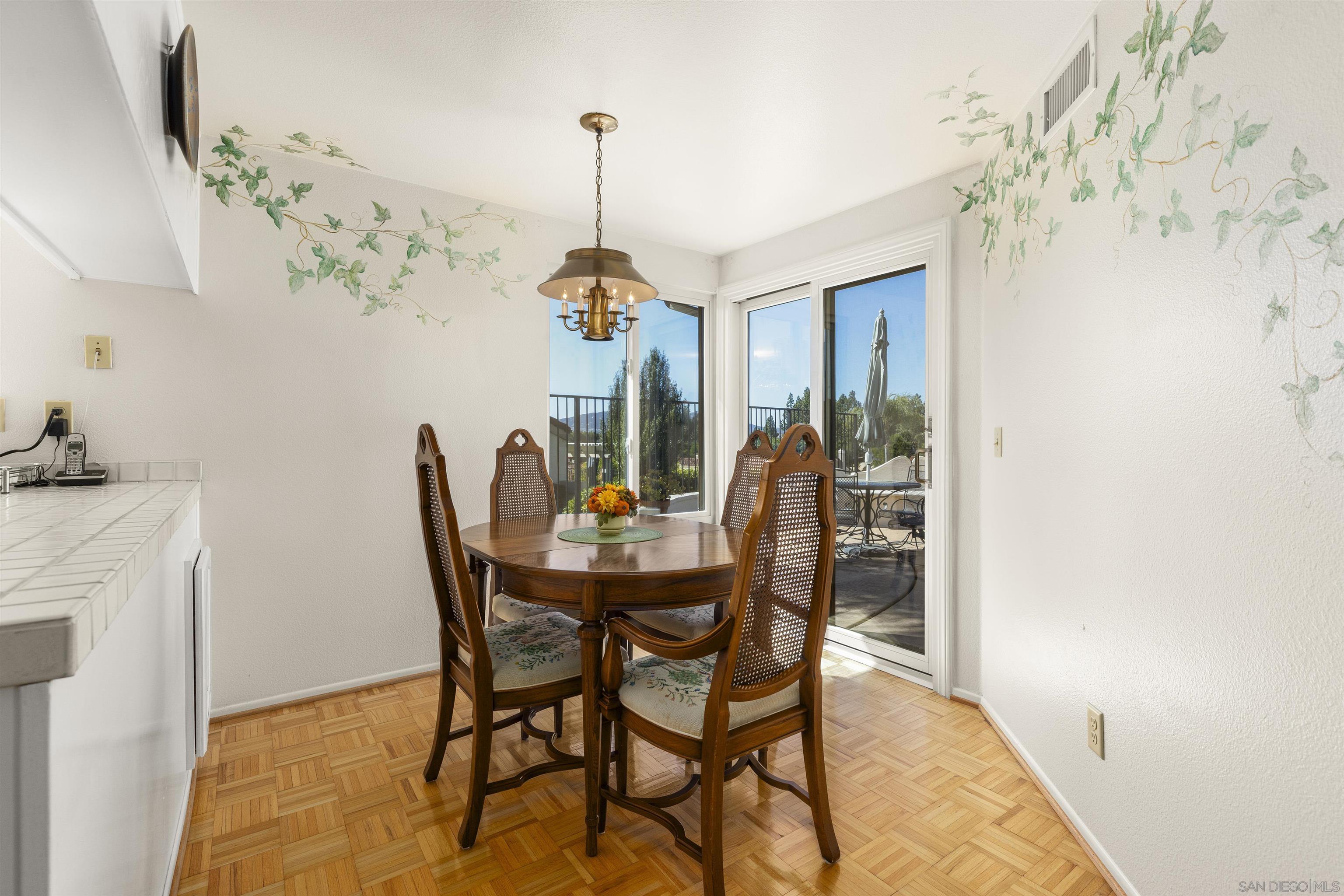 Detail Gallery Image 11 of 75 For 17632  Caminito Hercuba, San Diego,  CA 92128 - 2 Beds | 2 Baths