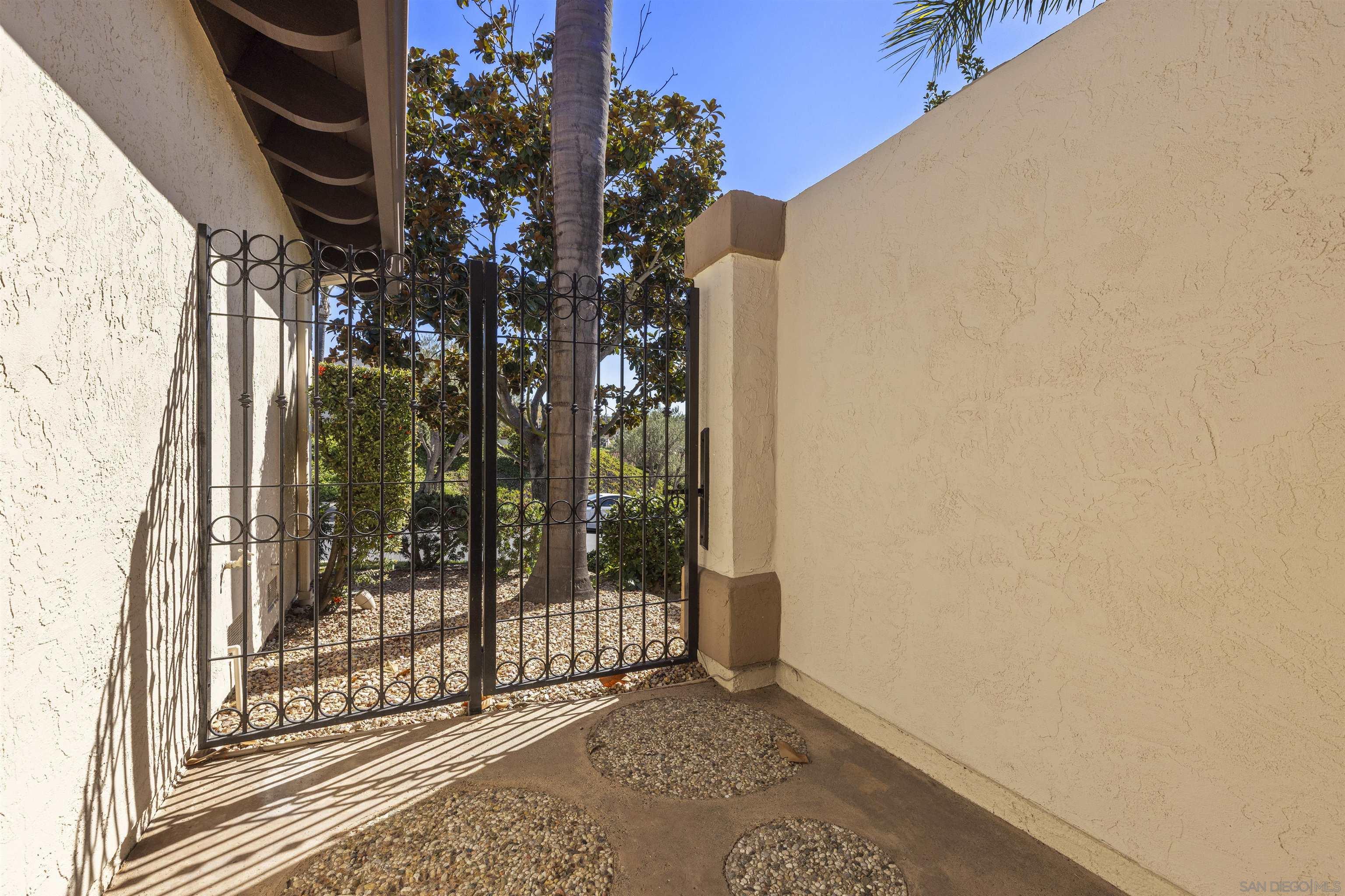 Detail Gallery Image 19 of 75 For 17632  Caminito Hercuba, San Diego,  CA 92128 - 2 Beds | 2 Baths