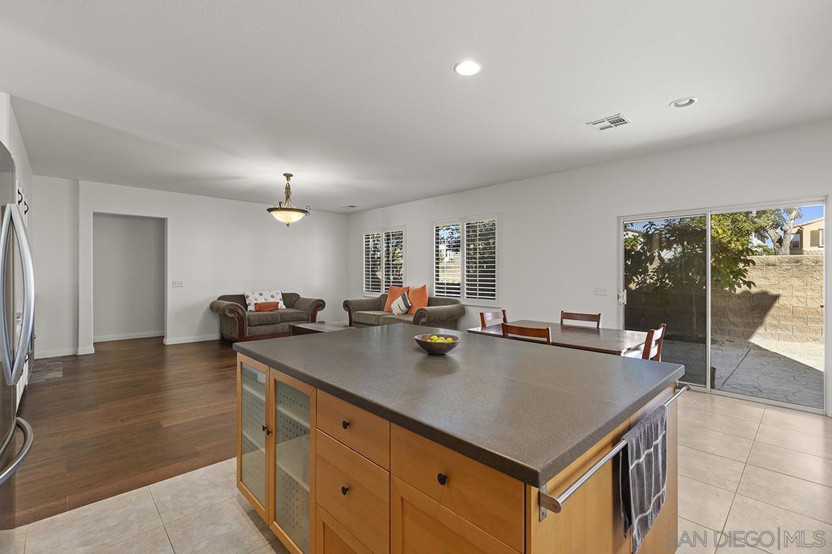 Detail Gallery Image 15 of 43 For 4322  Vista Verde Way, Oceanside,  CA 92057 - 5 Beds | 3 Baths