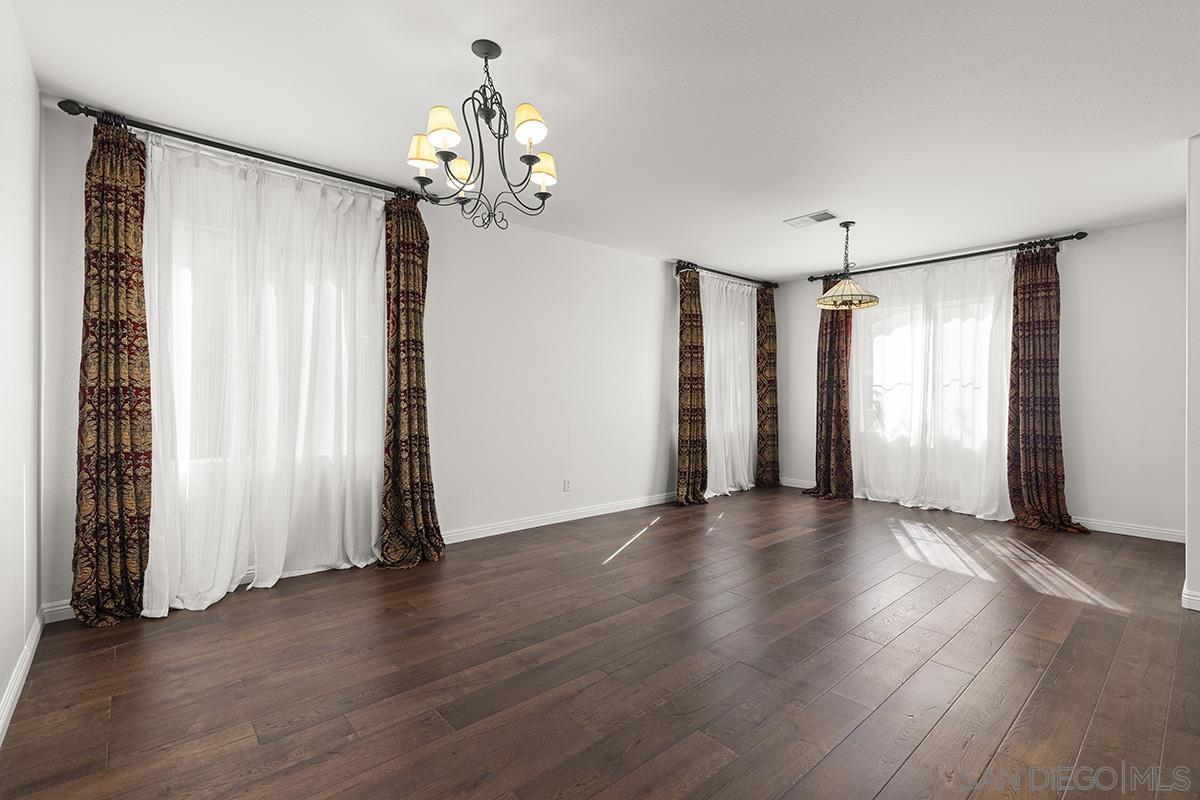 Detail Gallery Image 5 of 43 For 4322  Vista Verde Way, Oceanside,  CA 92057 - 5 Beds | 3 Baths