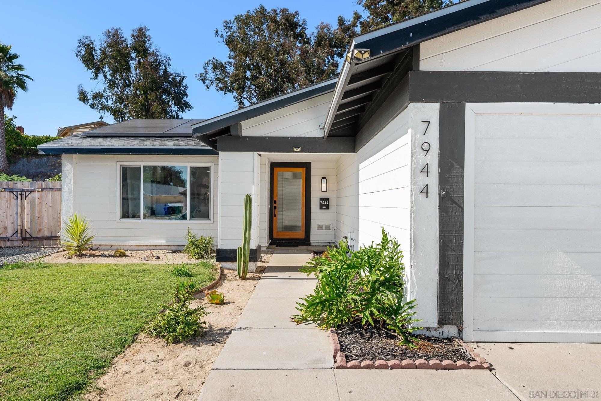 Detail Gallery Image 2 of 39 For 7942 & 7944  Calico St, San Diego,  CA 92126 - – Beds | – Baths