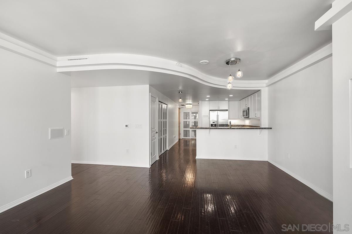 Detail Gallery Image 11 of 55 For 555  Front Street  #2201,  San Diego,  CA 92101 - 2 Beds | 2 Baths