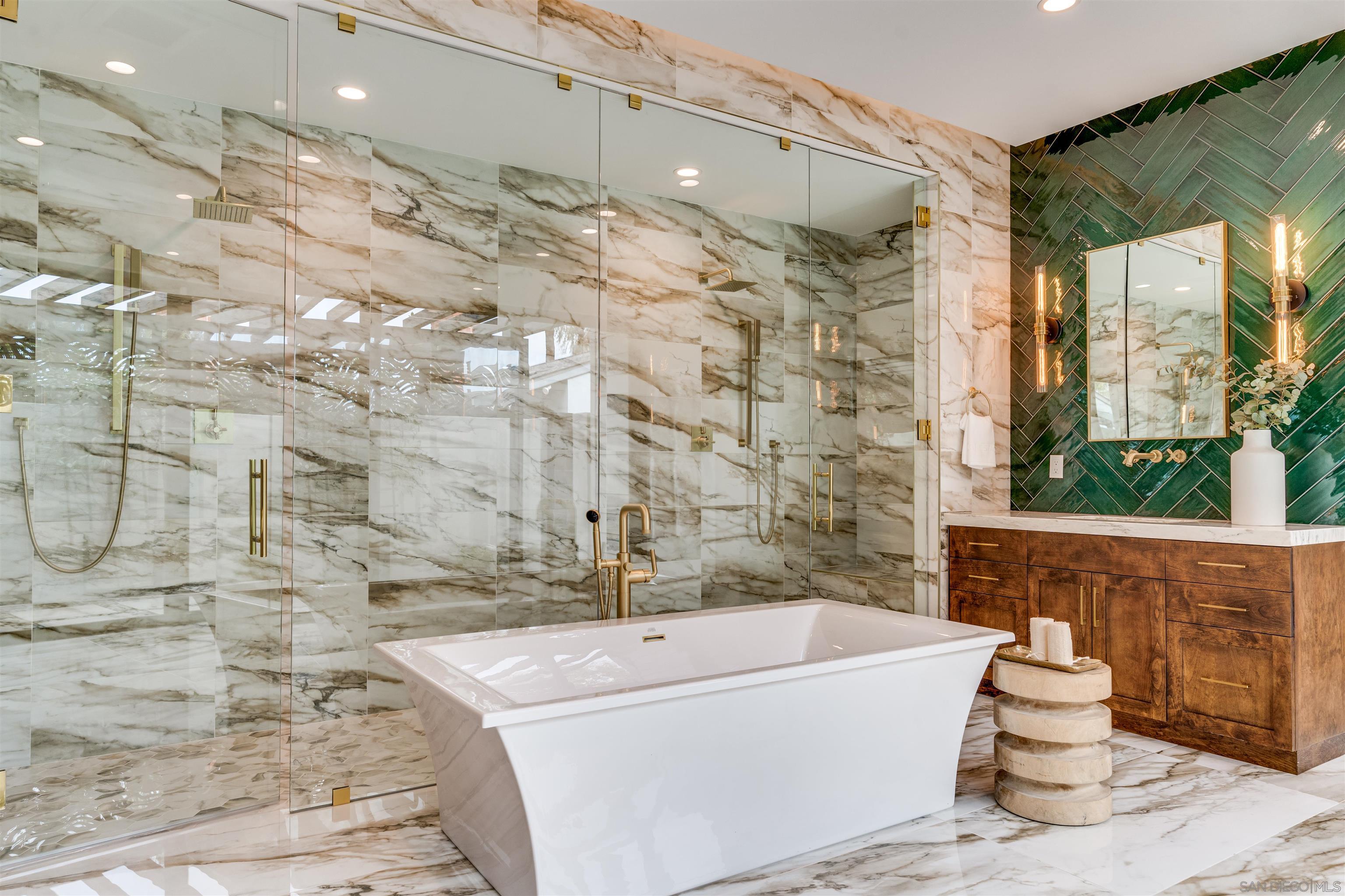 Detail Gallery Image 30 of 75 For 6389  Castejon, La Jolla,  CA 92037 - 6 Beds | 7/2 Baths