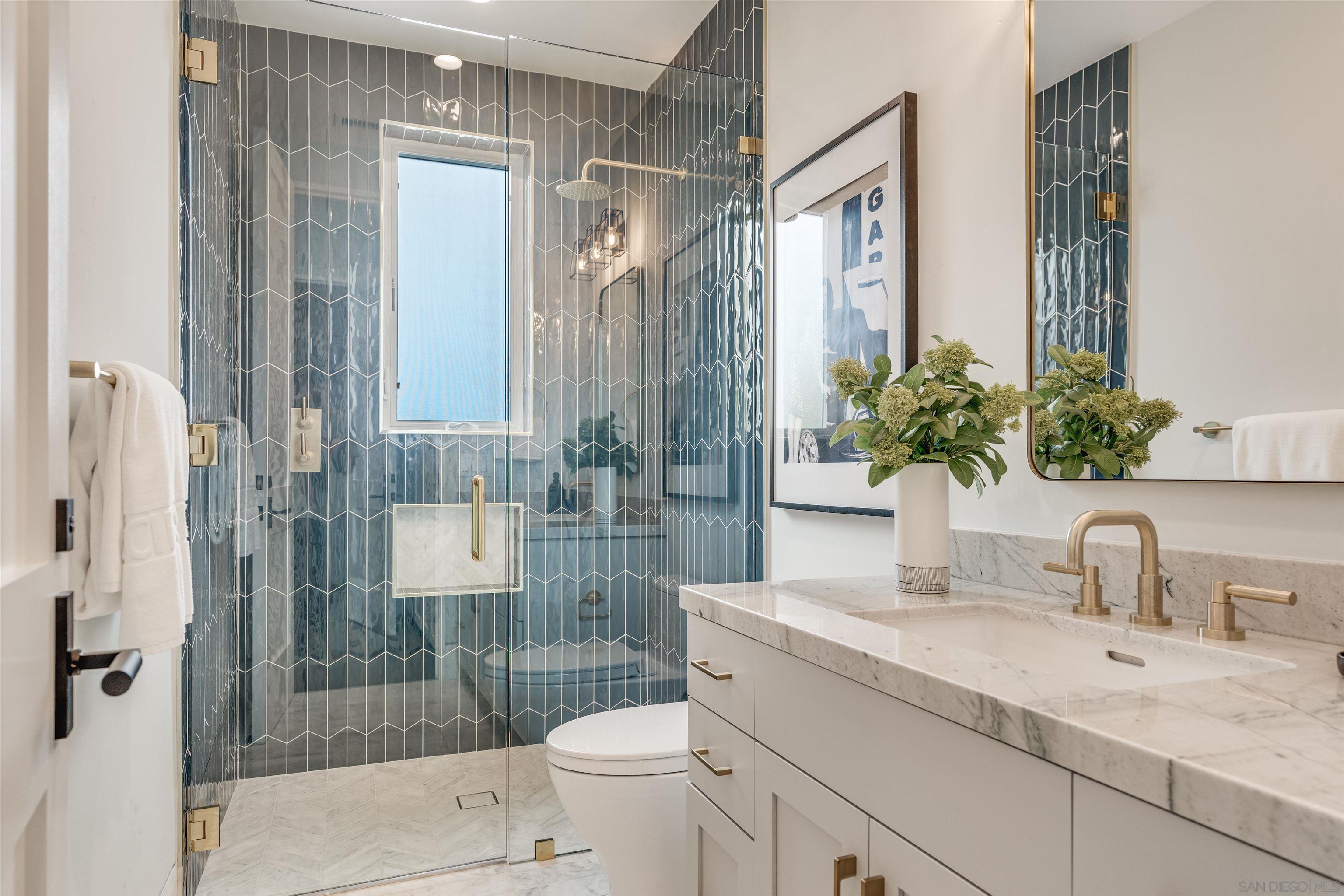 Detail Gallery Image 33 of 75 For 6389  Castejon, La Jolla,  CA 92037 - 6 Beds | 7/2 Baths