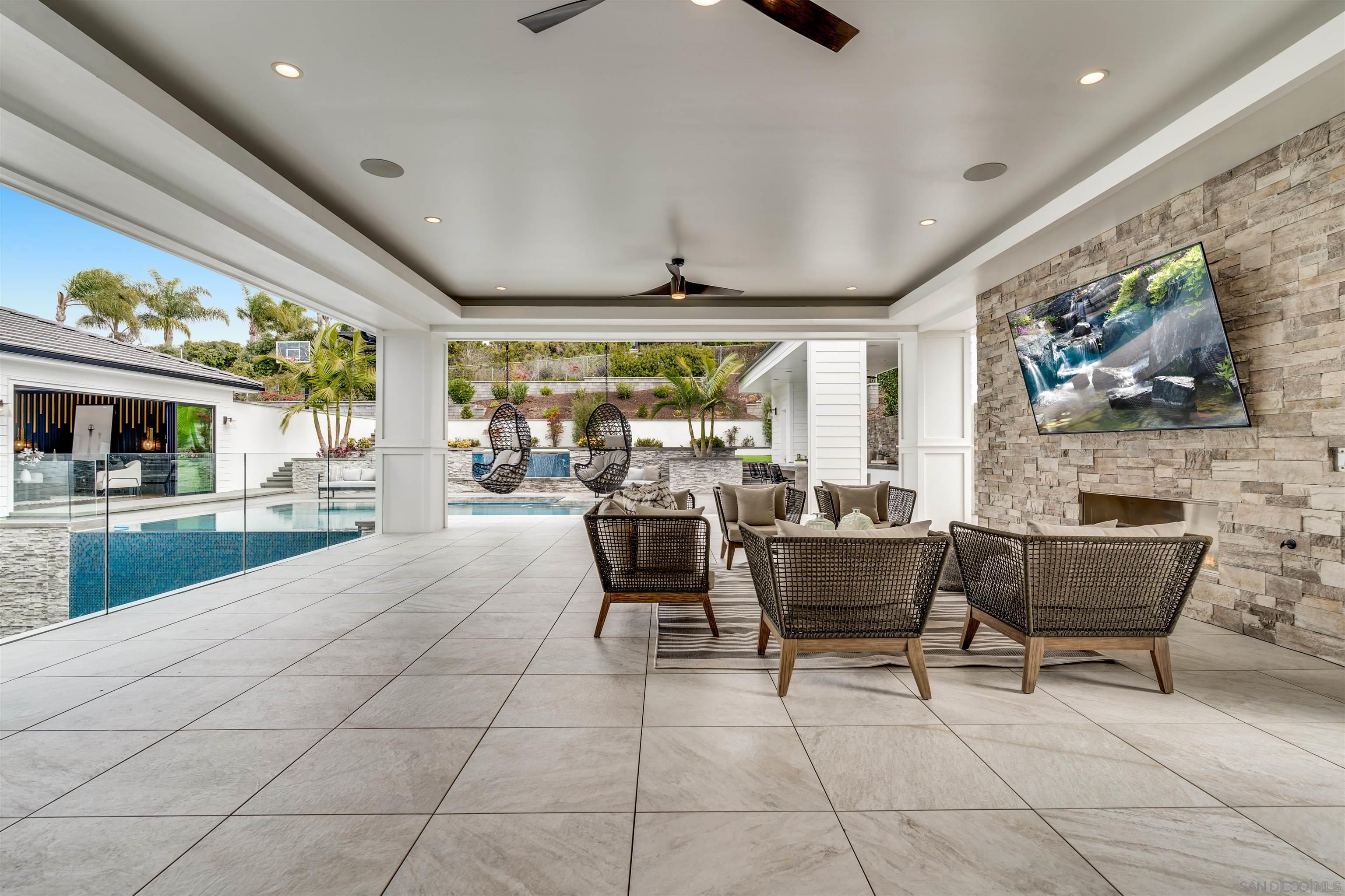 Detail Gallery Image 48 of 75 For 6389  Castejon, La Jolla,  CA 92037 - 6 Beds | 7/2 Baths