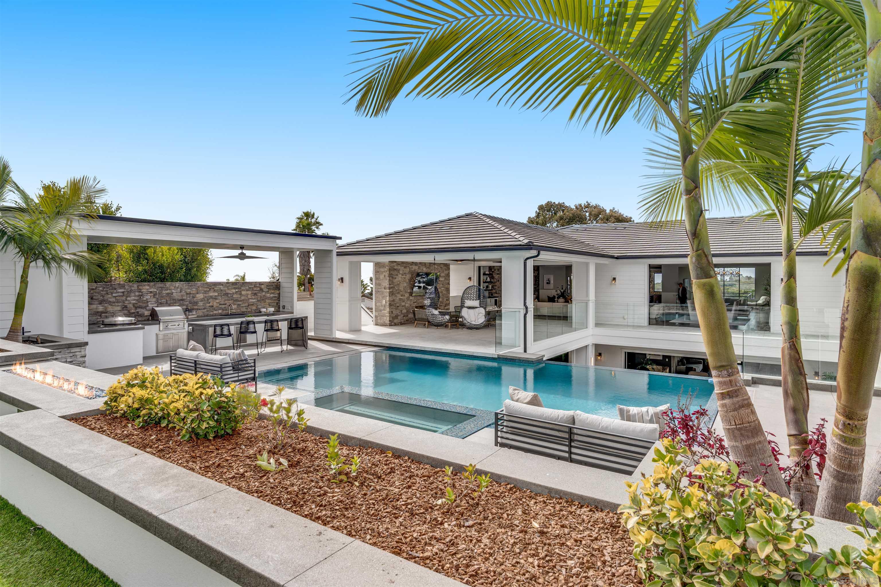 Detail Gallery Image 49 of 75 For 6389  Castejon, La Jolla,  CA 92037 - 6 Beds | 7/2 Baths