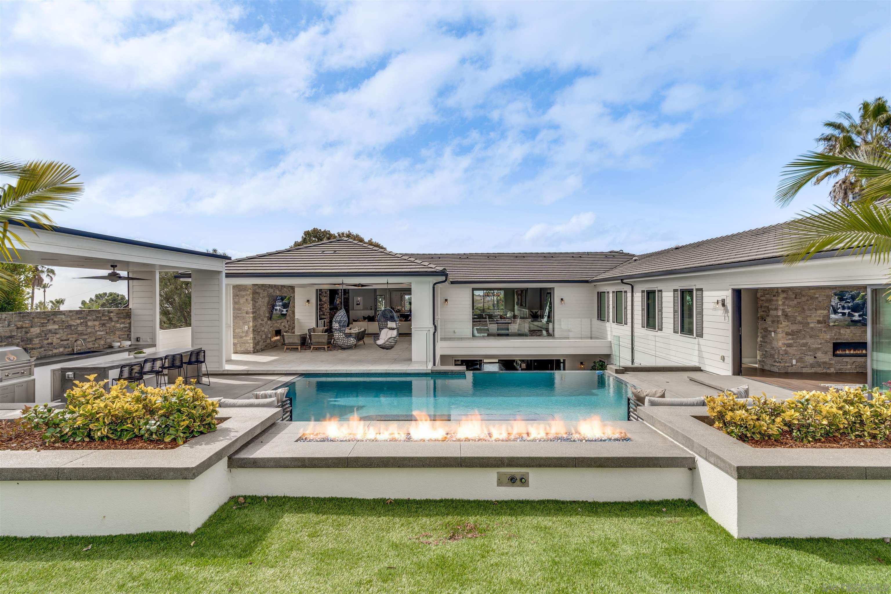 Detail Gallery Image 50 of 75 For 6389  Castejon, La Jolla,  CA 92037 - 6 Beds | 7/2 Baths