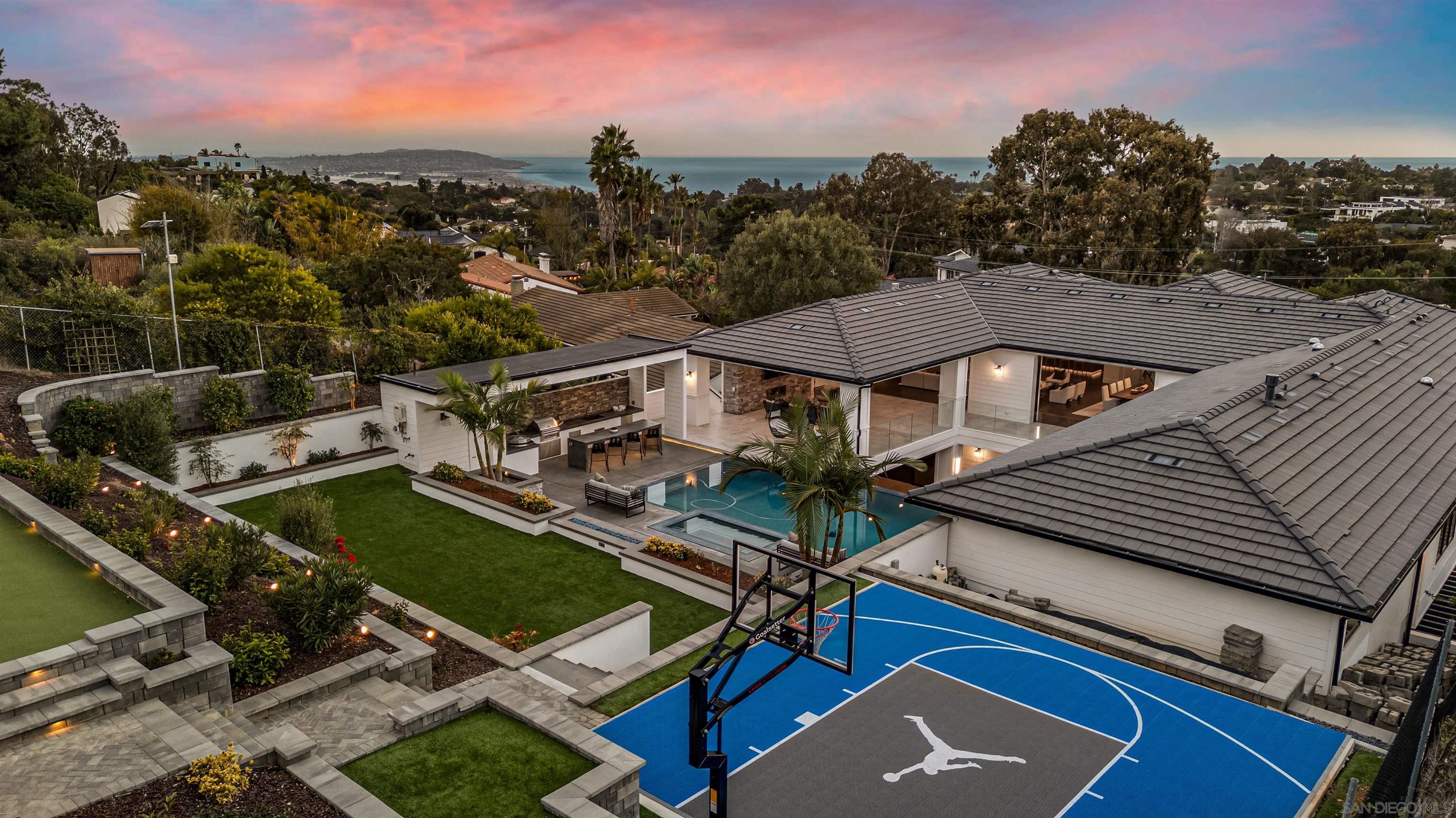 Detail Gallery Image 54 of 75 For 6389  Castejon, La Jolla,  CA 92037 - 6 Beds | 7/2 Baths