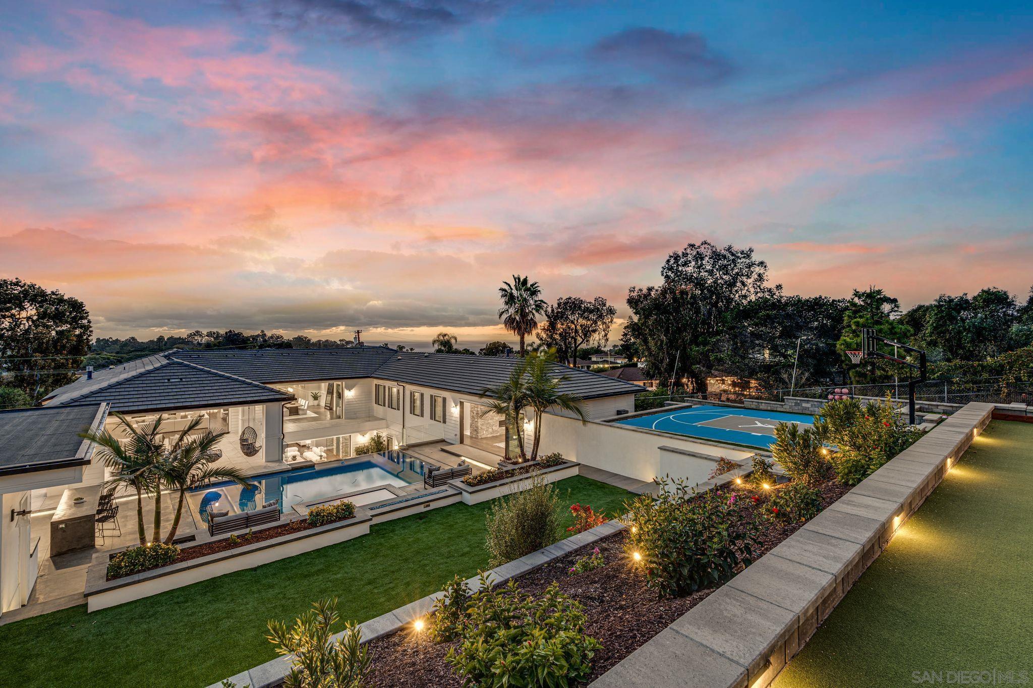 Detail Gallery Image 58 of 75 For 6389  Castejon, La Jolla,  CA 92037 - 6 Beds | 7/2 Baths