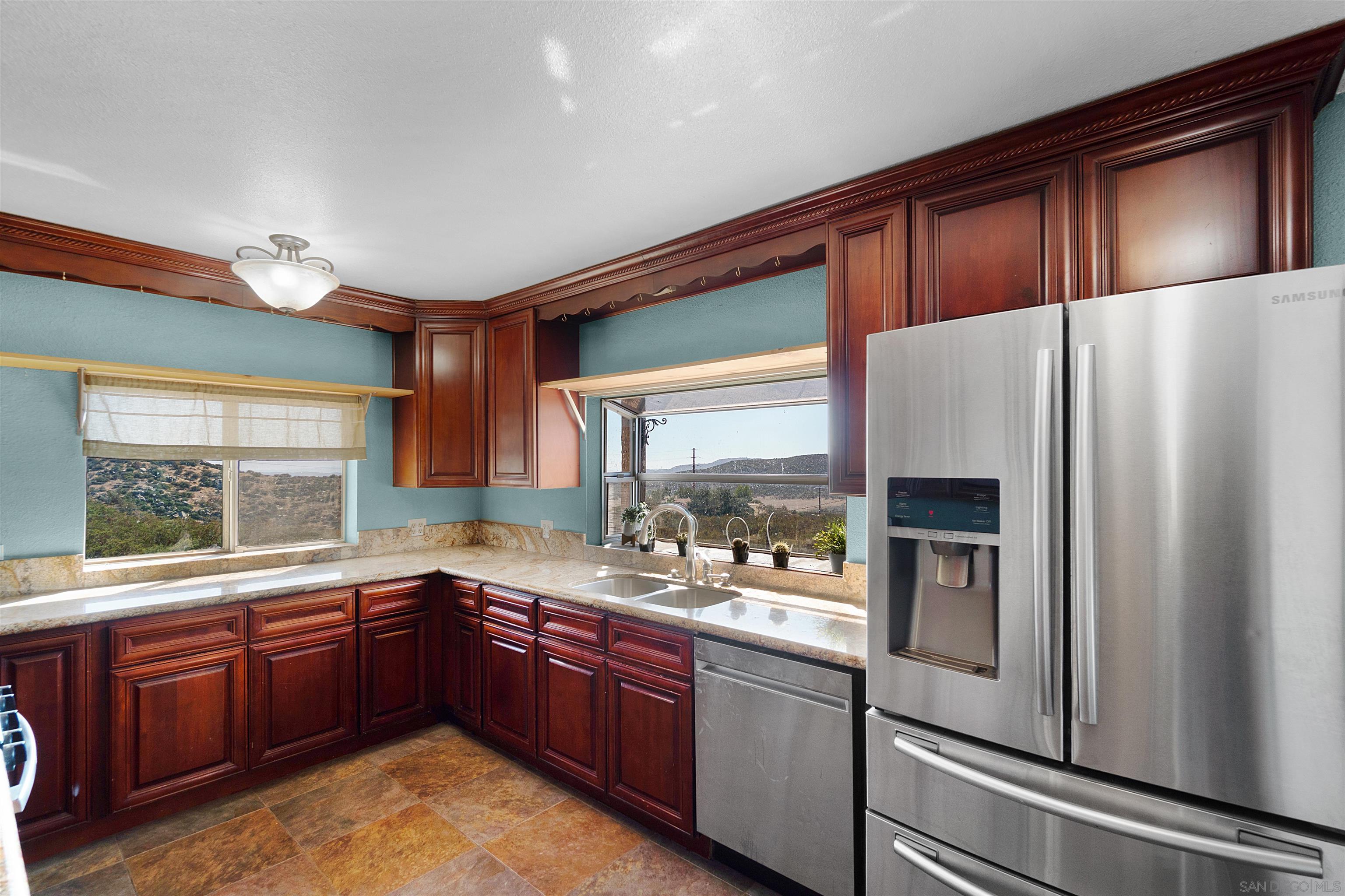 Front Image Thumbnail for SD250043156