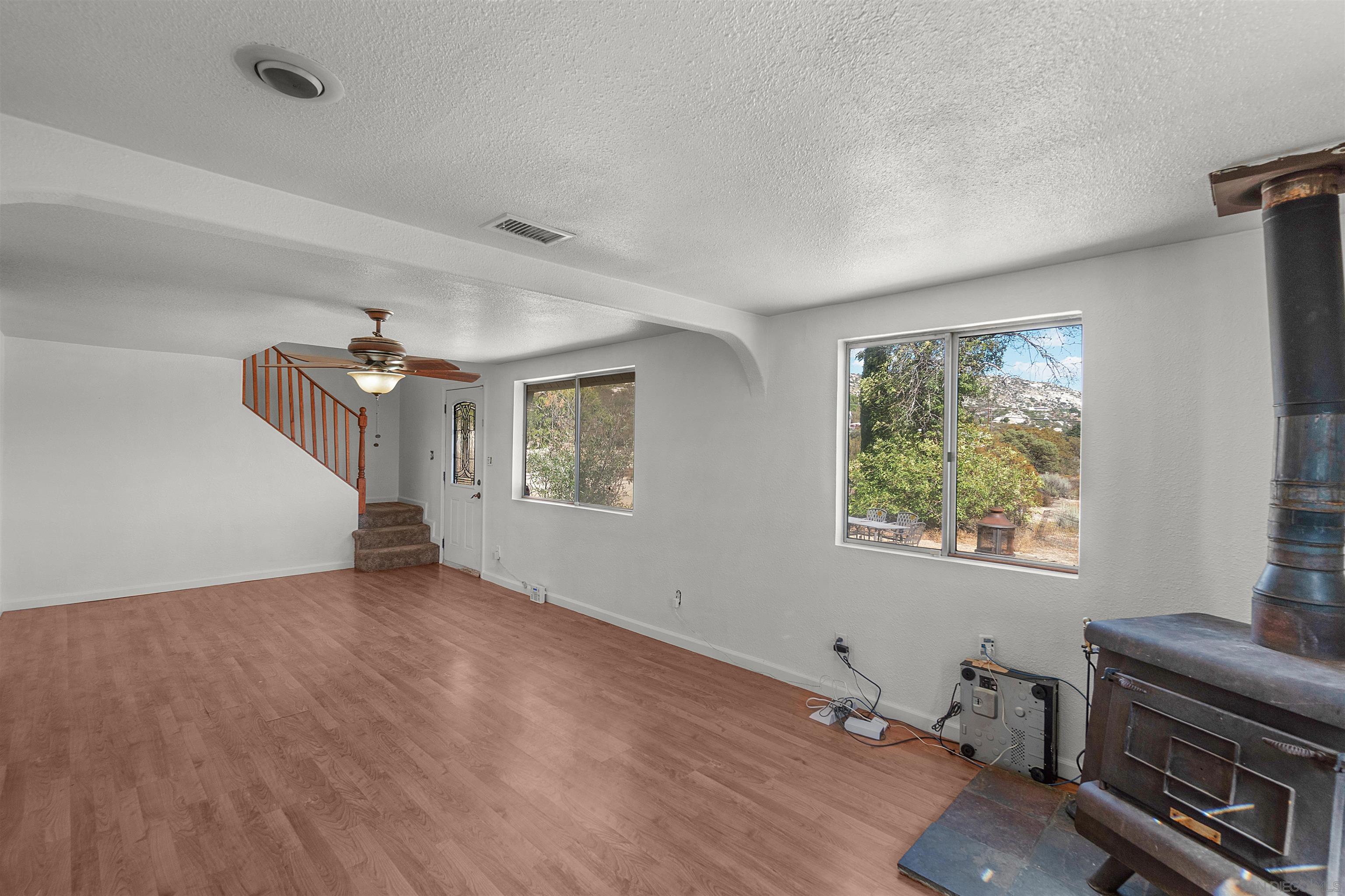 Detail Gallery Image 9 of 43 For 2804  Miller Valley Road, Pine Valley,  CA 91962 - 3 Beds | 2/1 Baths