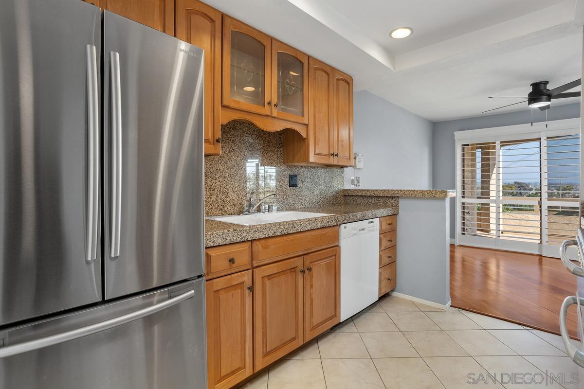 Detail Gallery Image 13 of 41 For 1914  Swallow Ln, Carlsbad,  CA 92009 - 2 Beds | 2 Baths